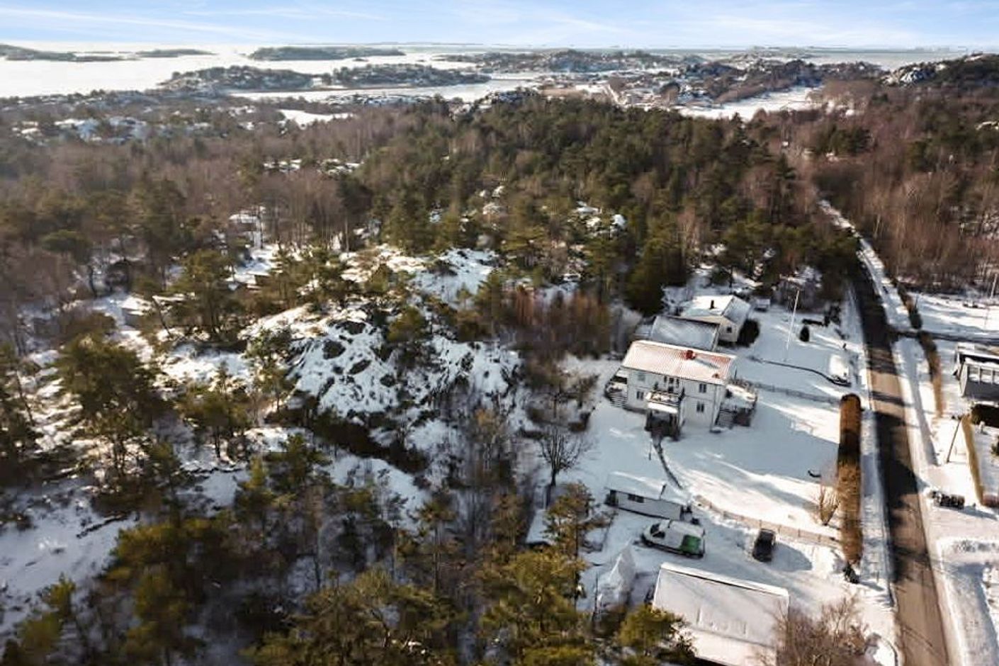 Knappt en kilometer från havet.
