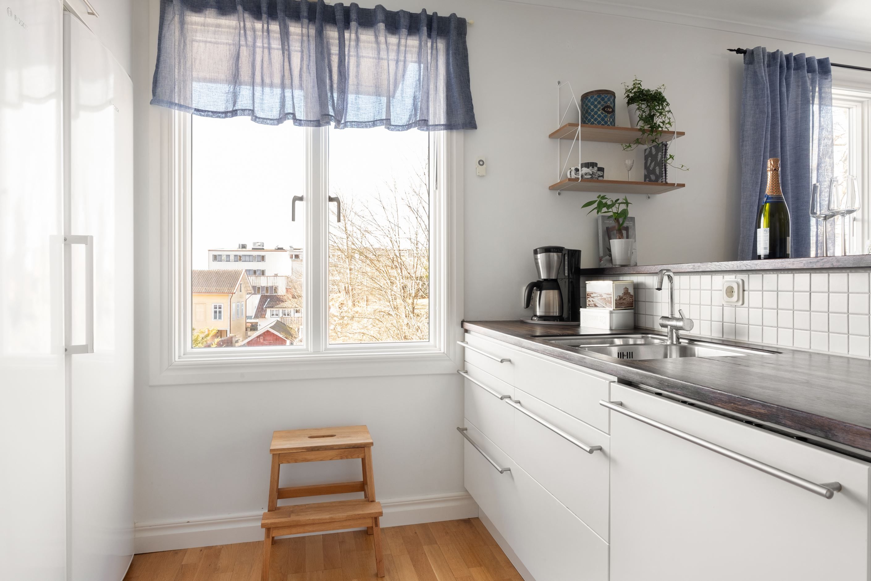 Här finns gott om arbetsytor.