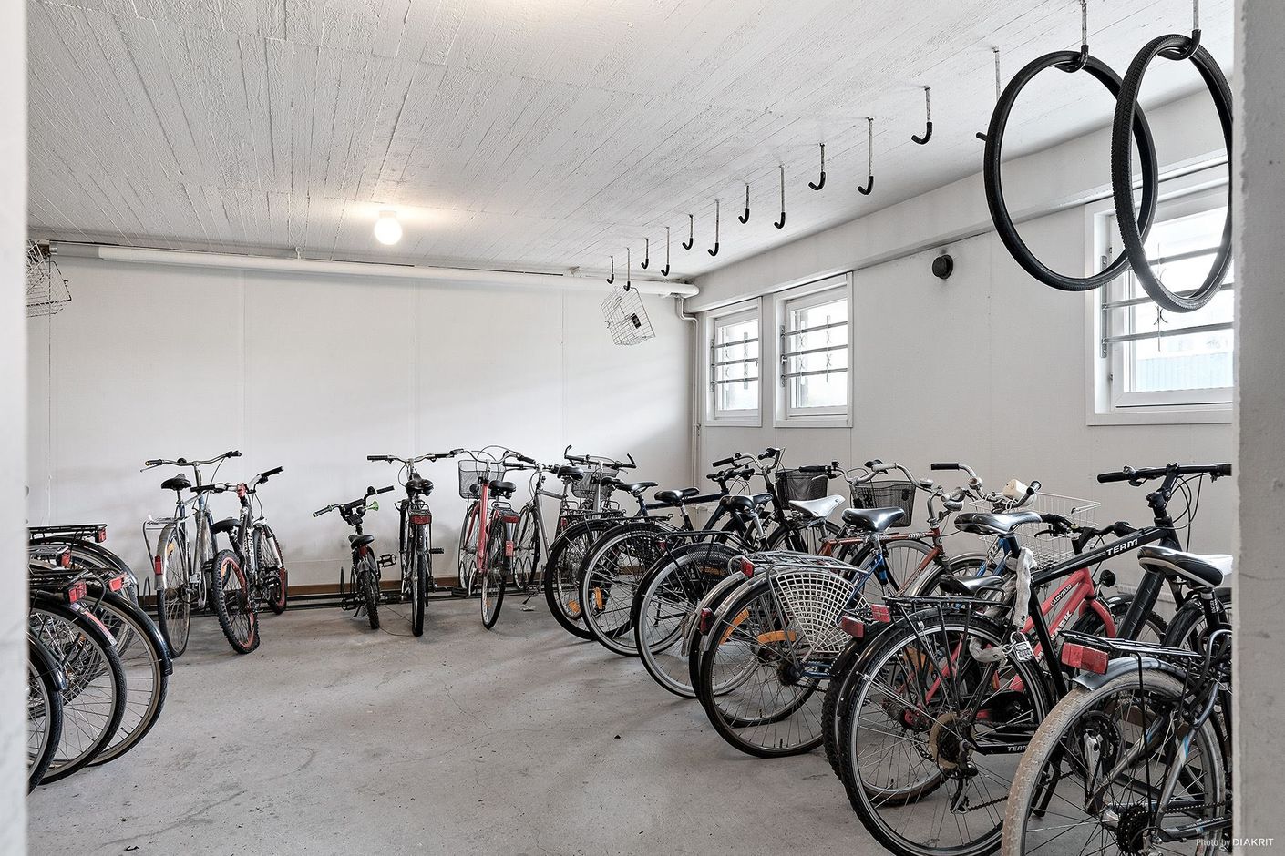 I varje hus finns även rymliga cykelförråd.