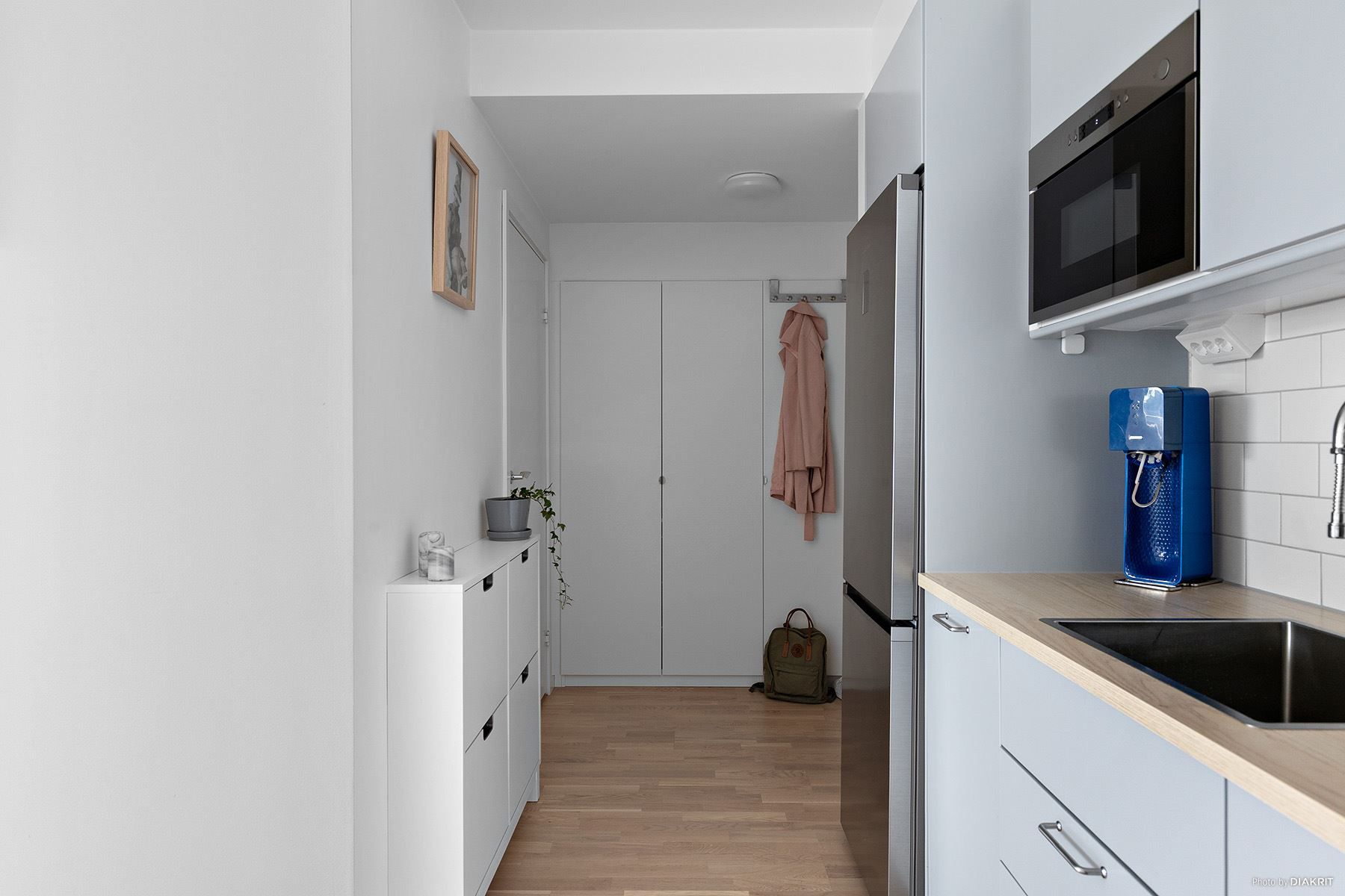 I entrén/hallen finns fina förvaringsmöjligheter.