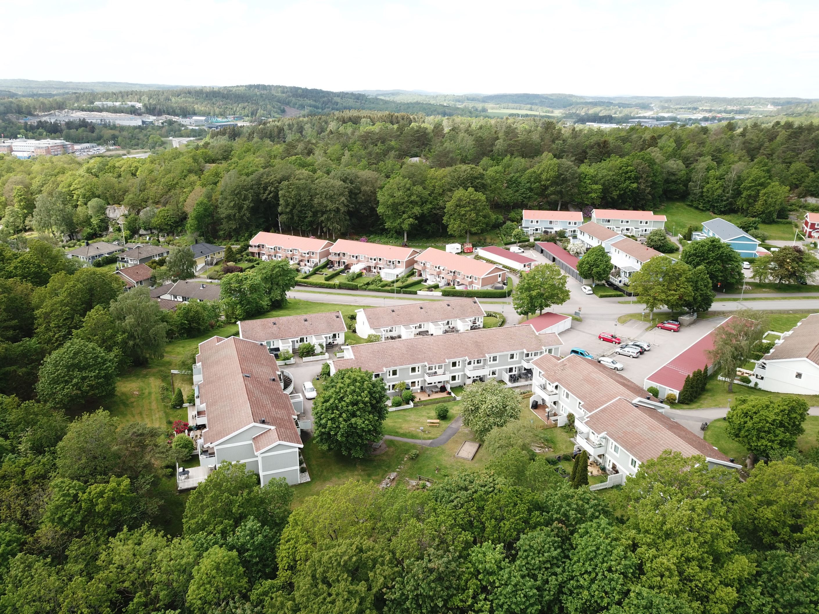 Välkomna till brf Helgonabacken.