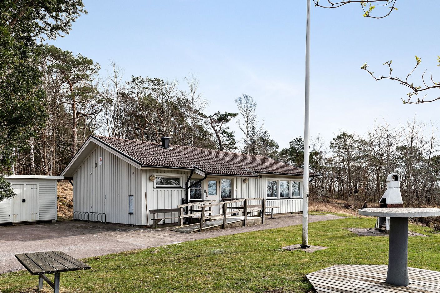 Föreningens samlingslokal med grillplats utanför blir en härlig samlingspunkt.