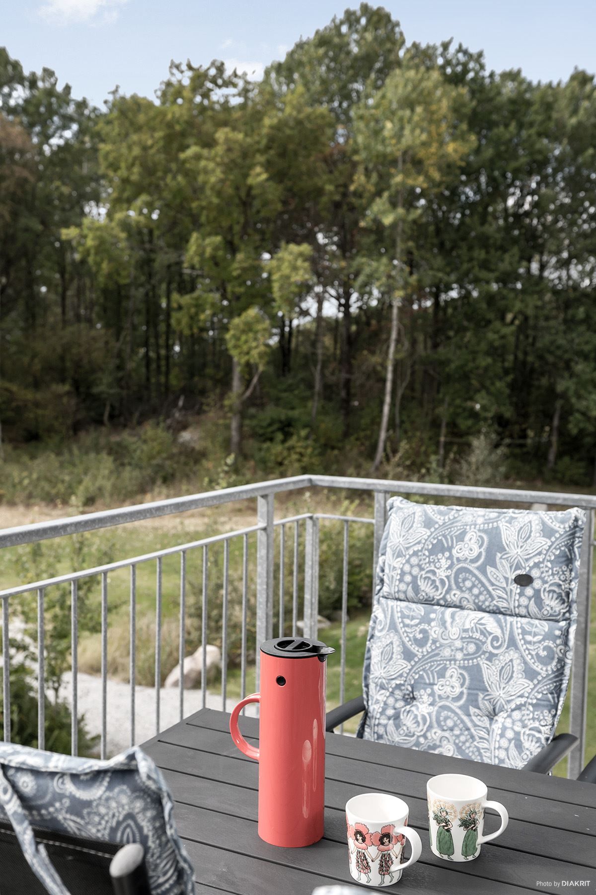 Balkongen ligger i perfekt solläge.