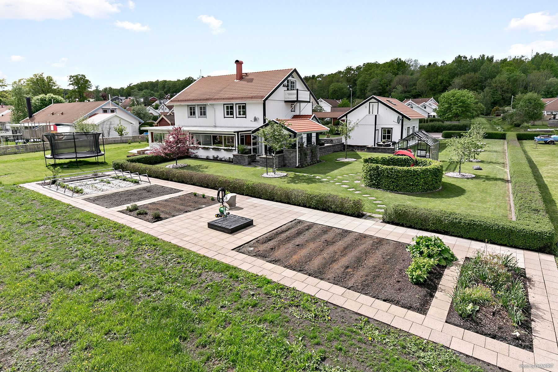 Välkomna till ett underbart parhus i Romelanda.