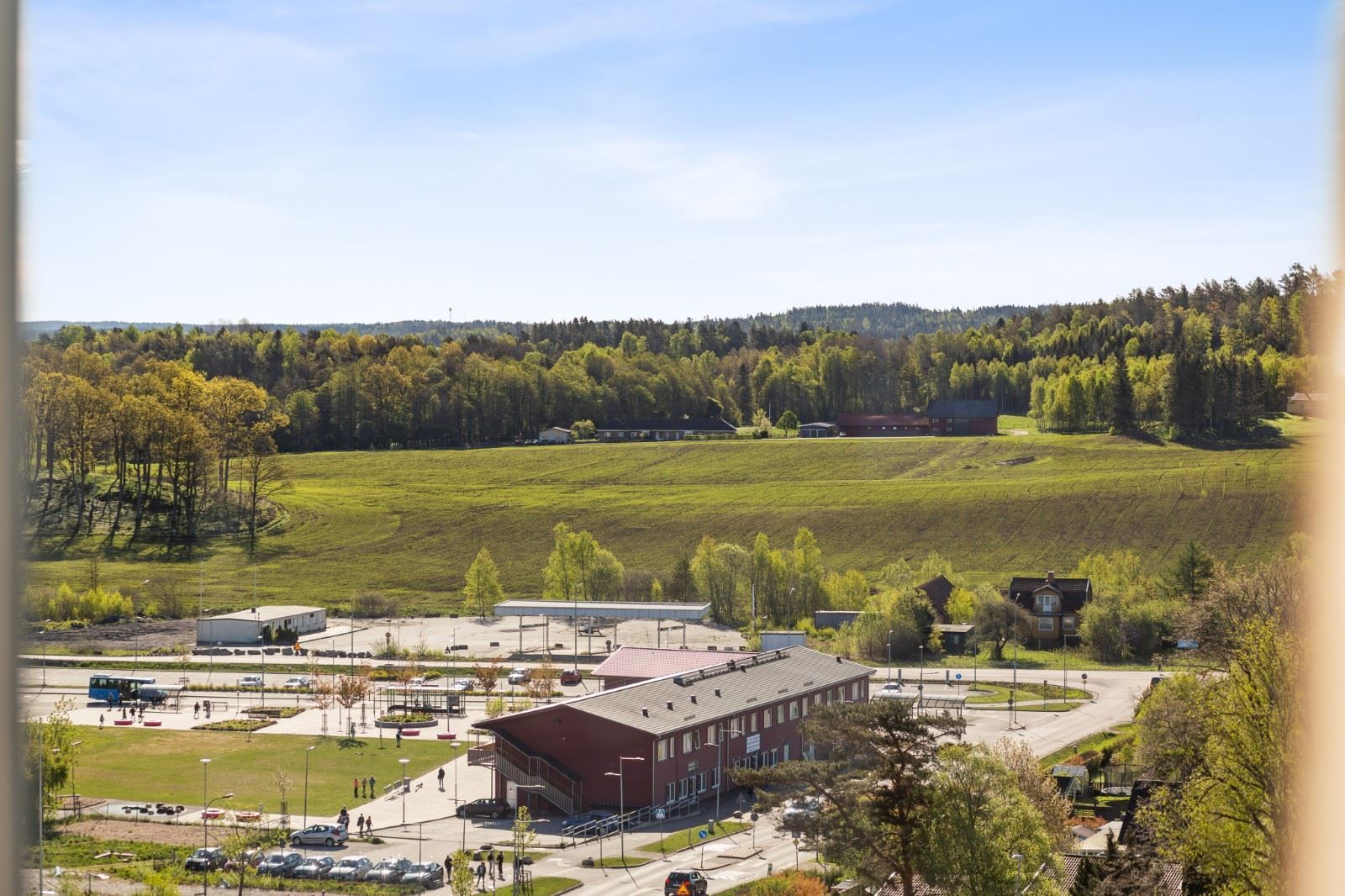Närservice alldeles nedanför föreningen vid Romelanda centrum.