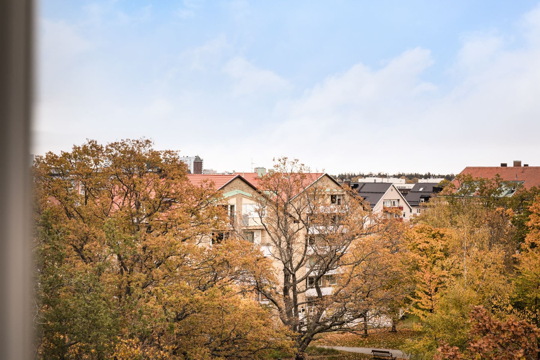 Underbar utsikt från alla fönsterpartier