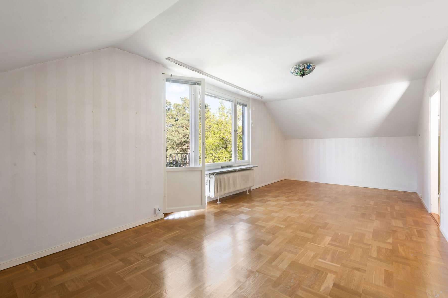 Gott om plats för soffgrupp