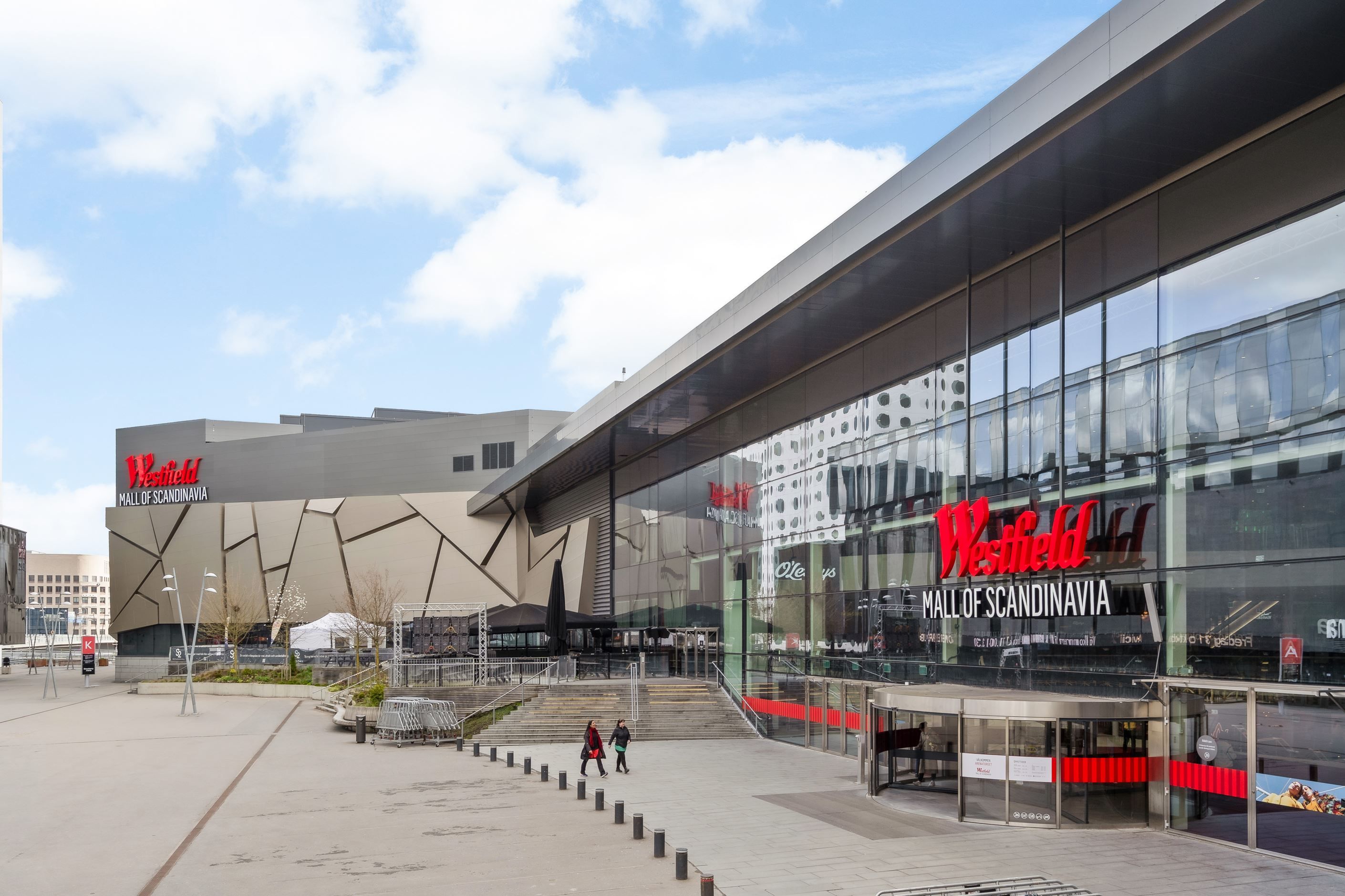 Arenastaden med Mall of Scandinavia på promenadavstånd