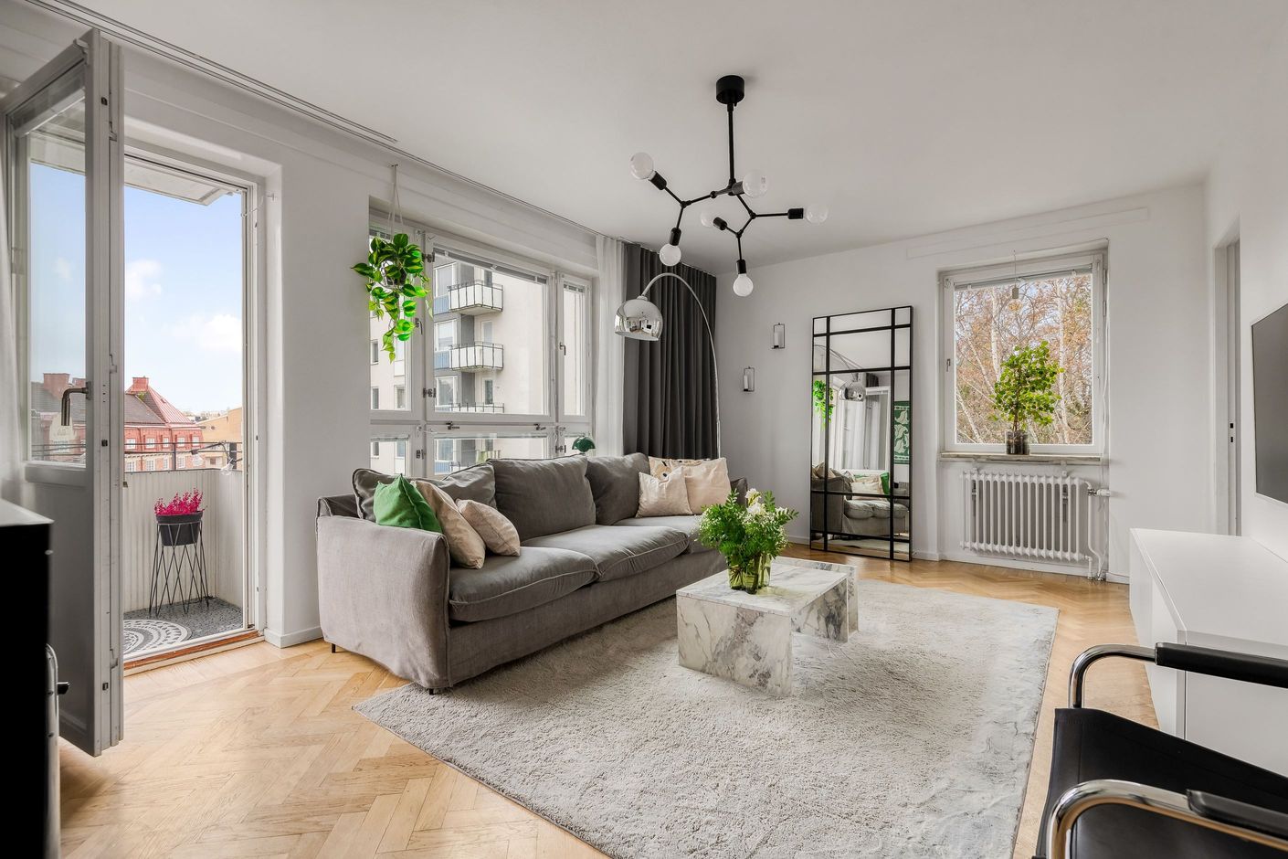 Gavelläge med många fönster