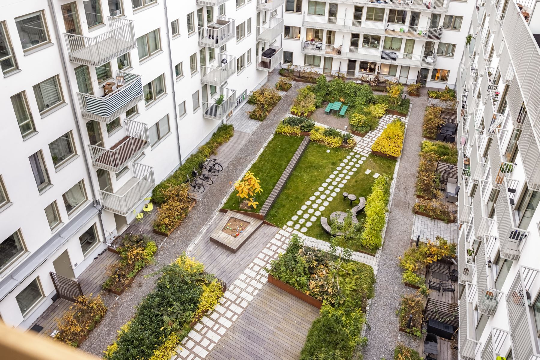 Utsikt över mysiga innergården