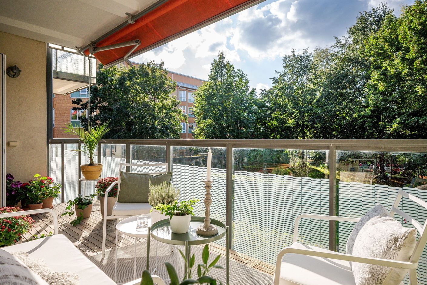 Unik, terrassliknande balkong