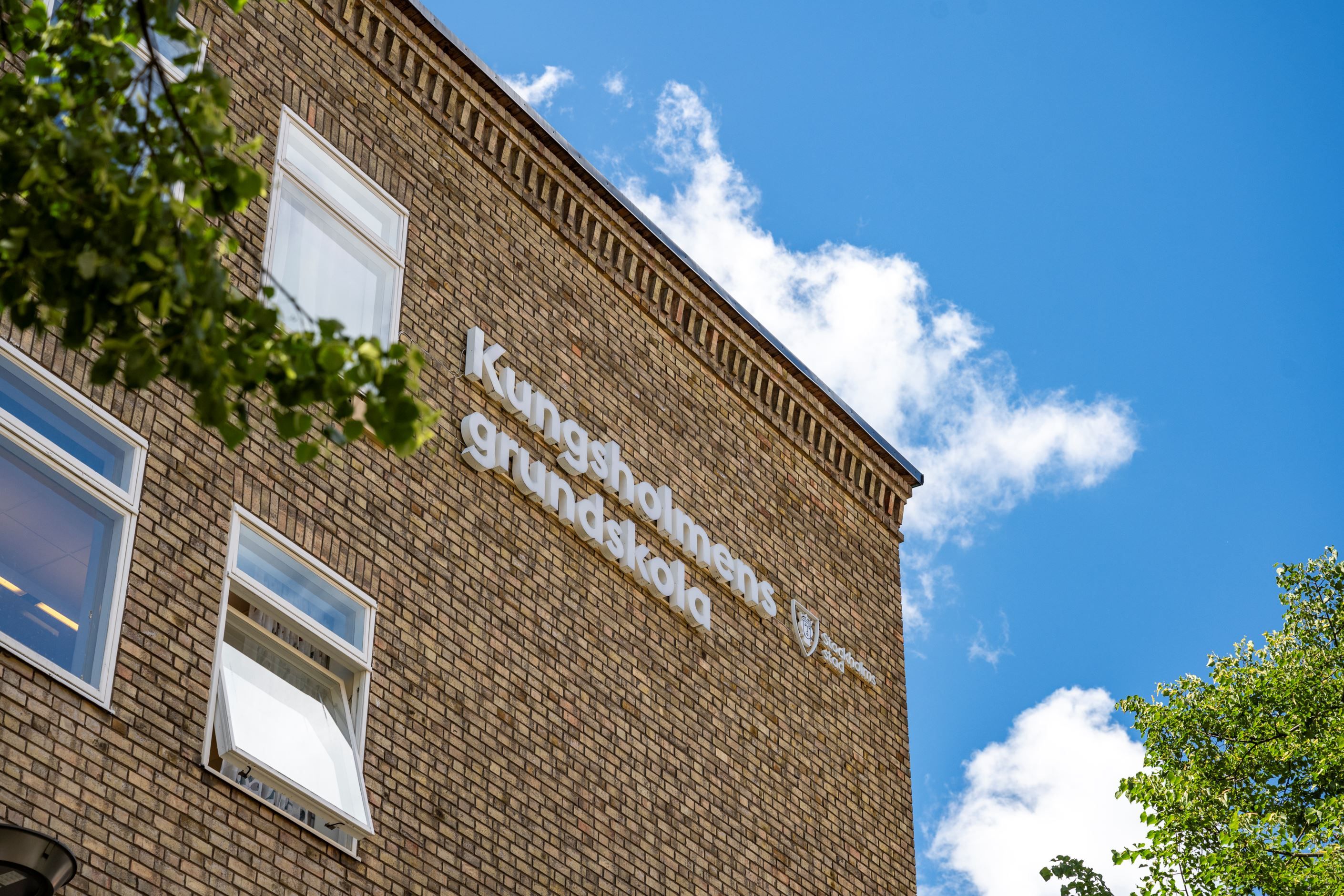 Omgivningar - flertalet populära skolor i kvarteren