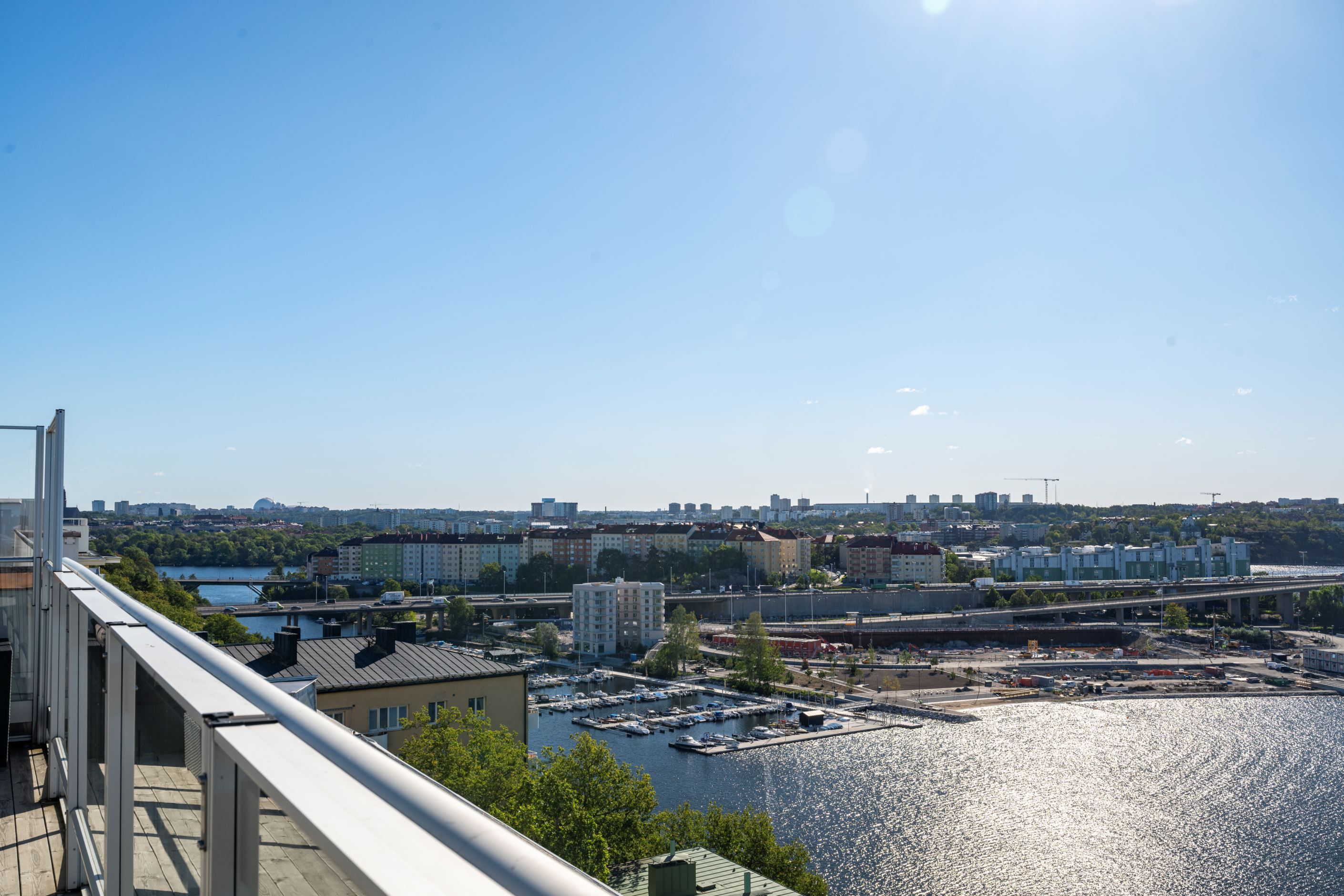 Vidsträckta utsikter från terrasserna