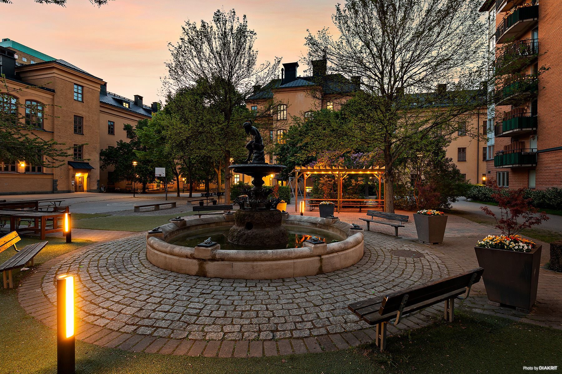 Kväll på lugna innergården