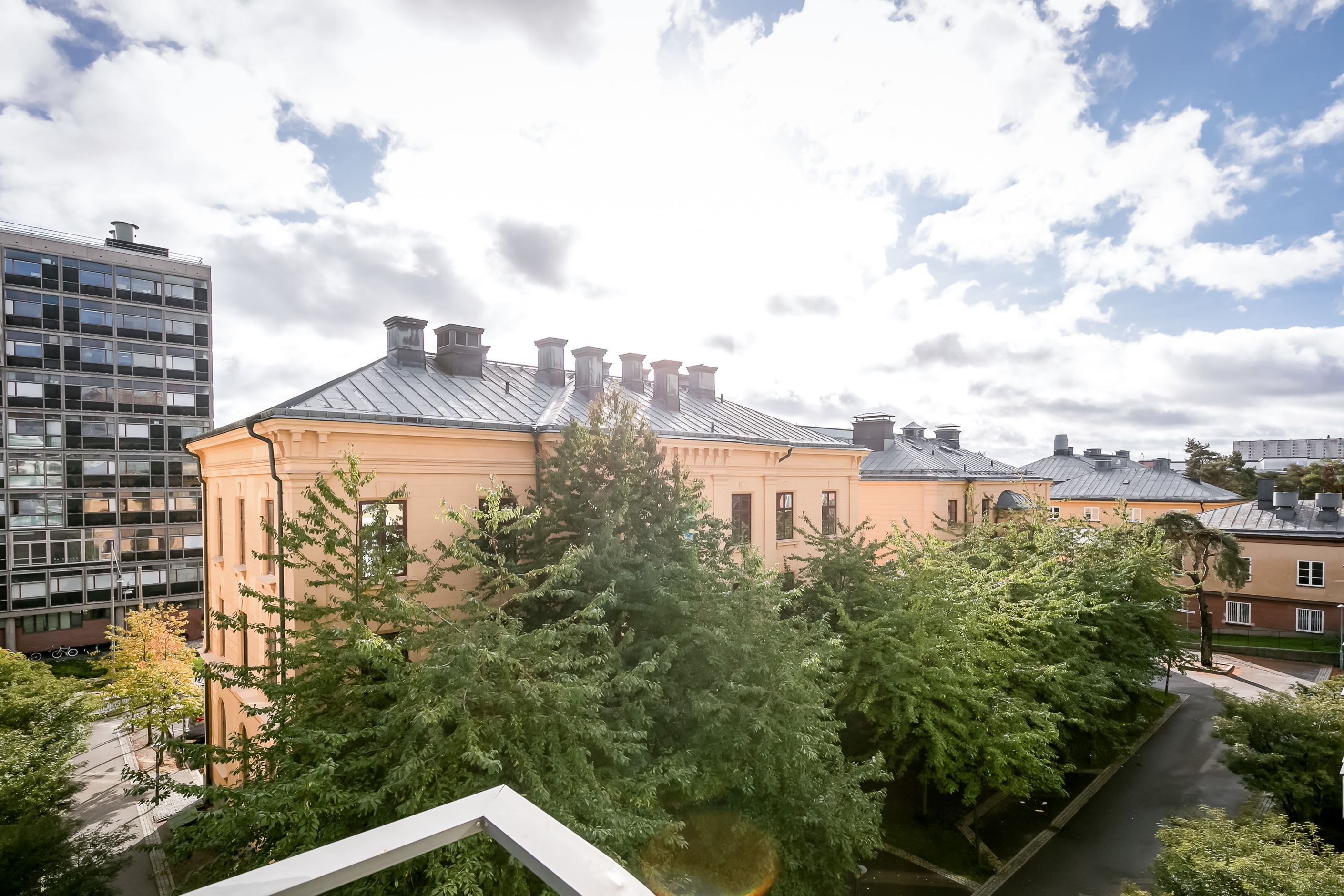 Vy mot k-märkta Finsens Hus