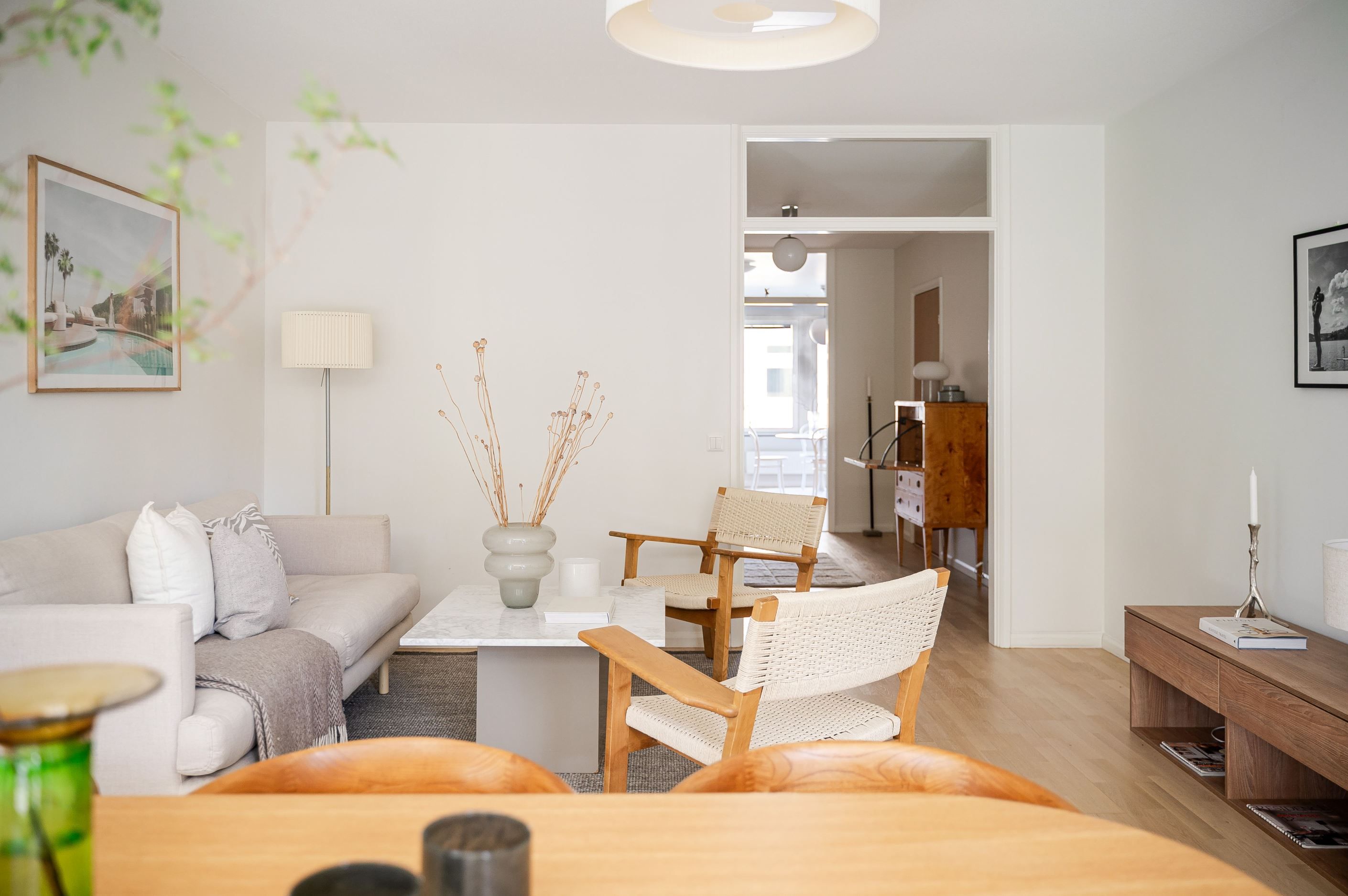Vy mot hall och kök