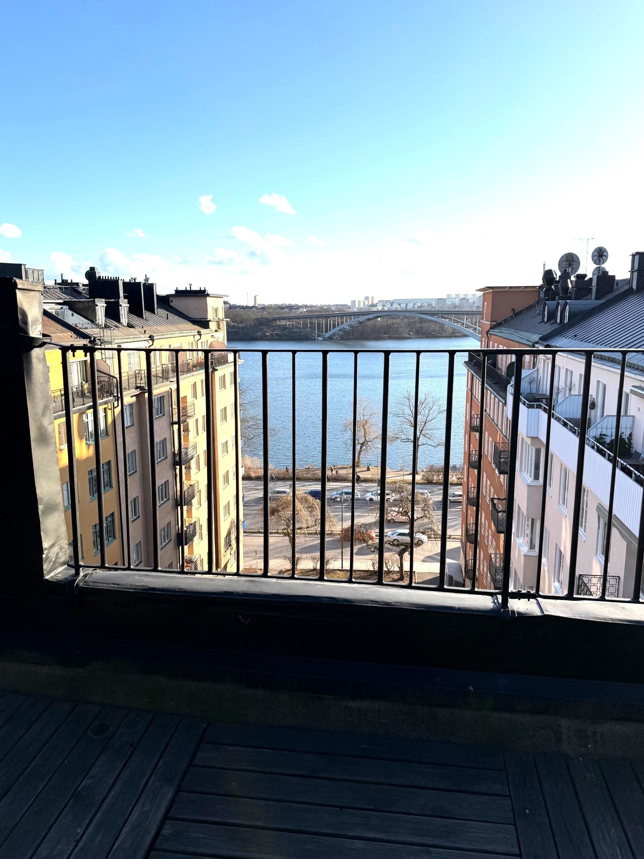 Säljarens bild på utsikten från föreningens takterrass