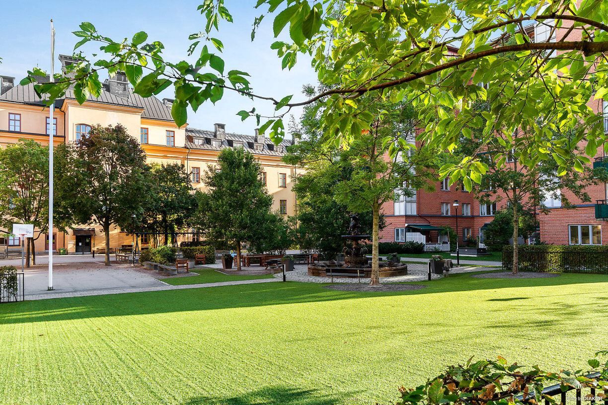 Gården sommartid