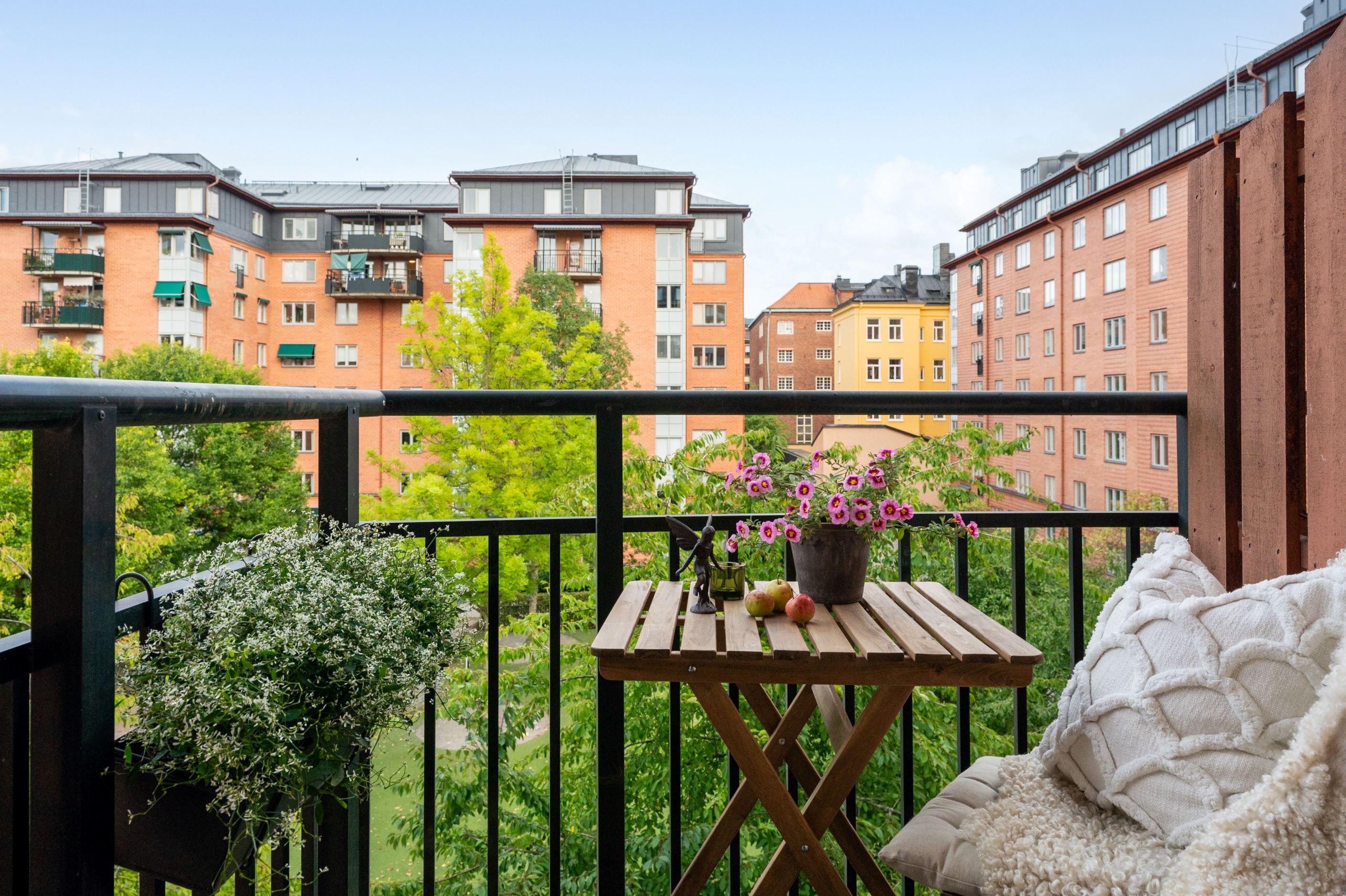 Balkong mot föreningens innergård
