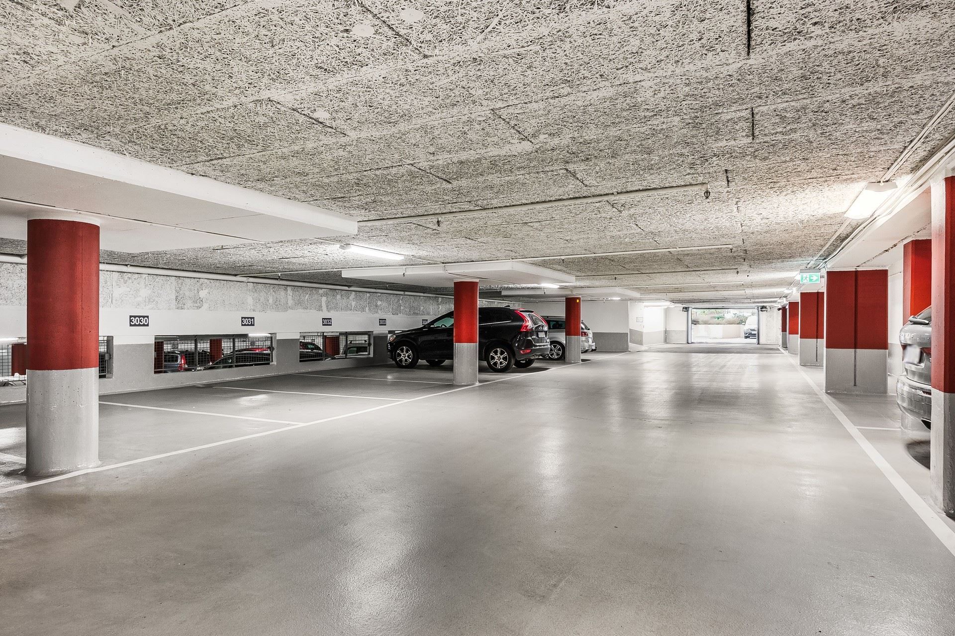 Nyrenoverat garage i föreningen med lediga platser