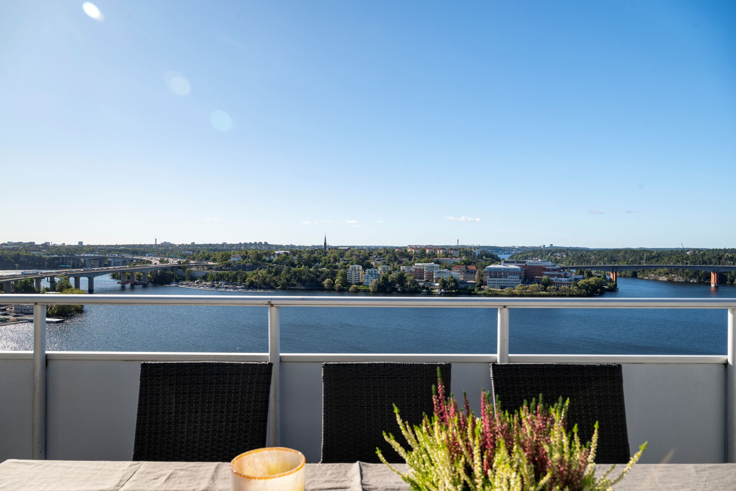 Slående helt fri utsikt från takterrassen