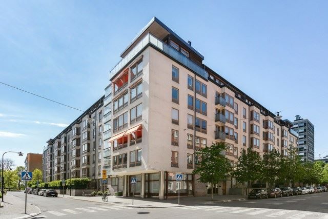 Modern fastighet från 2001