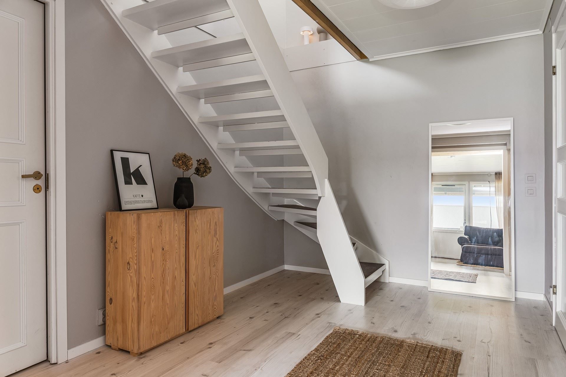 Allrum på nedre plan