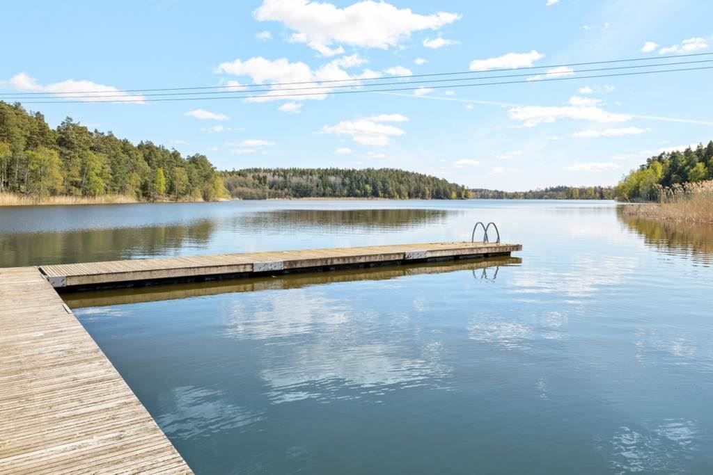 Lågupplöst Rönningesjön 2 minuter från Kaveldunsvägen 4A