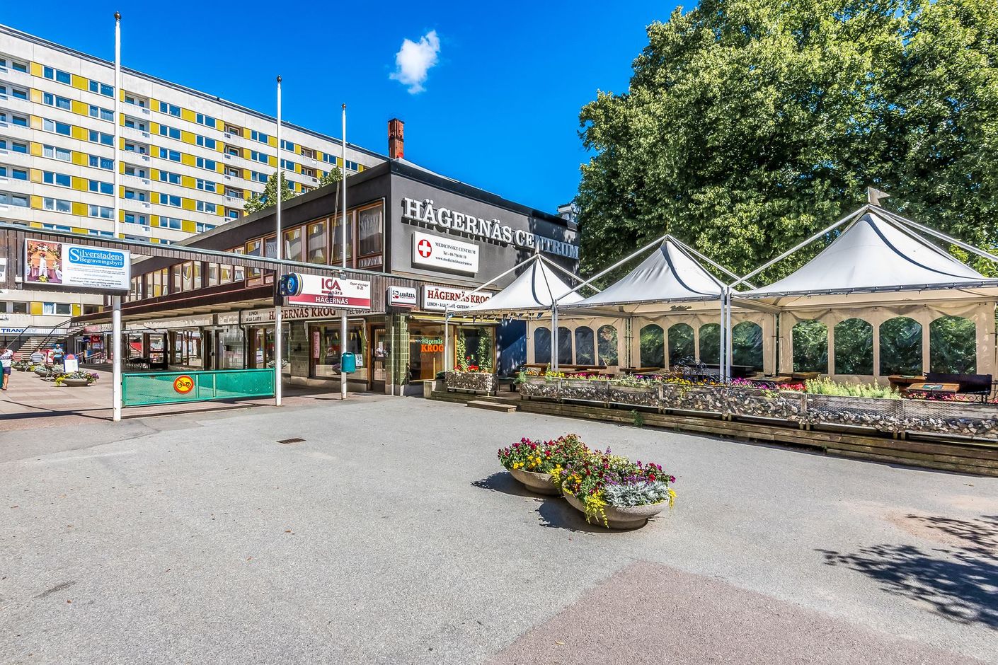 Hägernäs centrum med mataffär