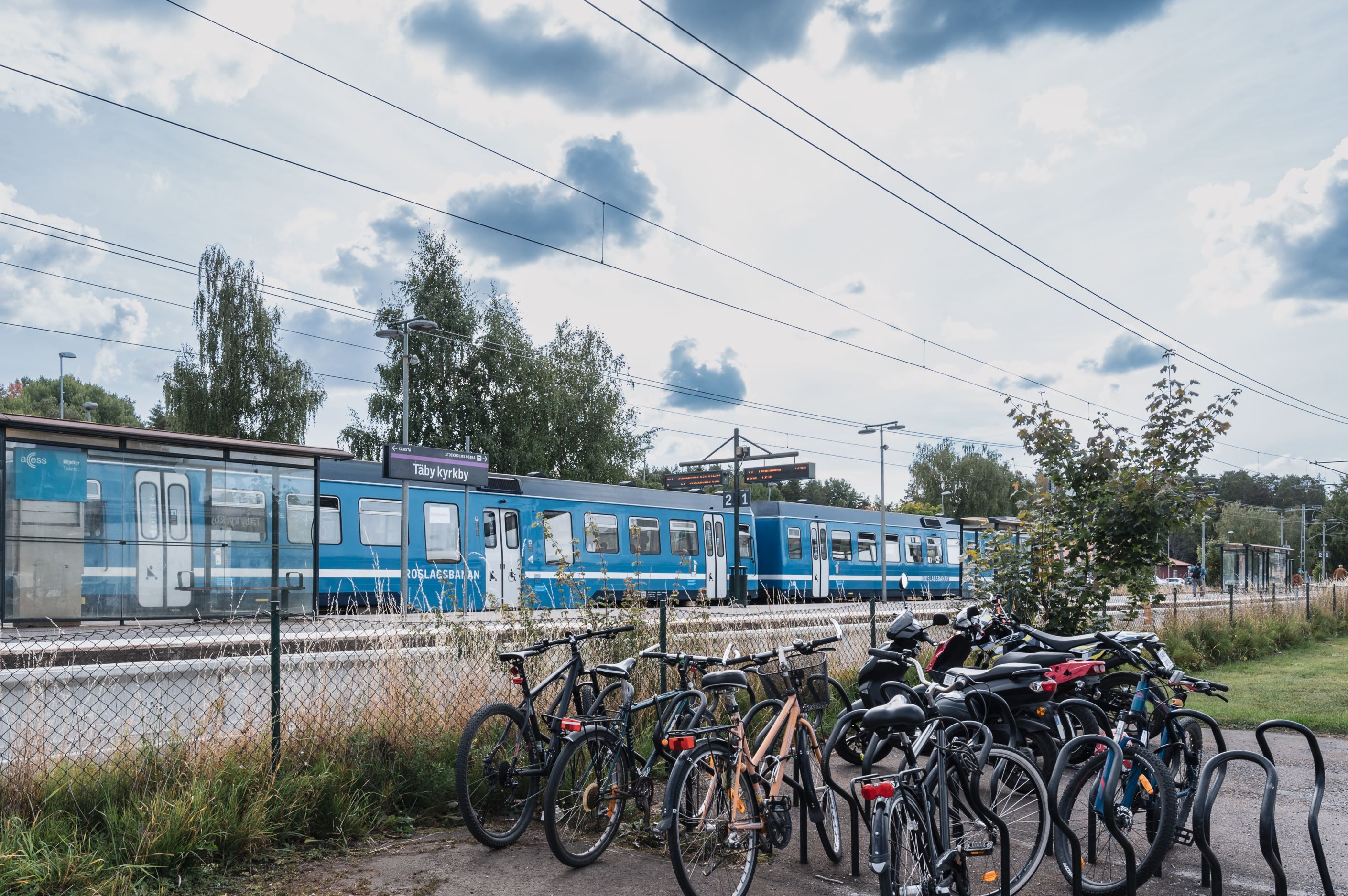 Täby Kyrkby Station
