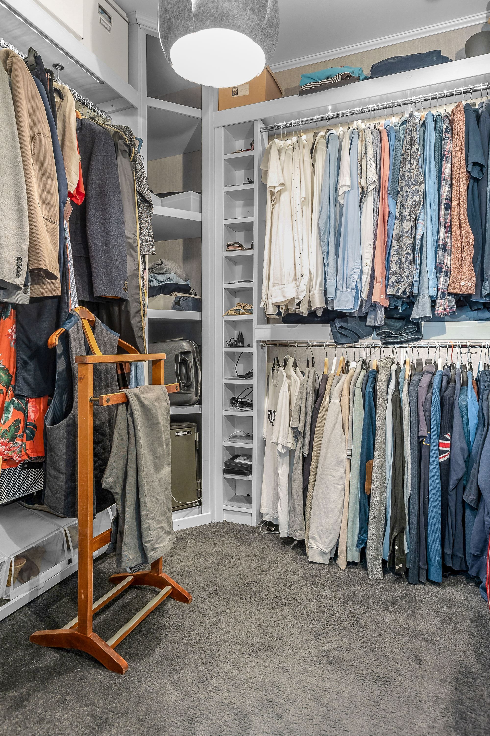 Walk in closet som sväljer massor