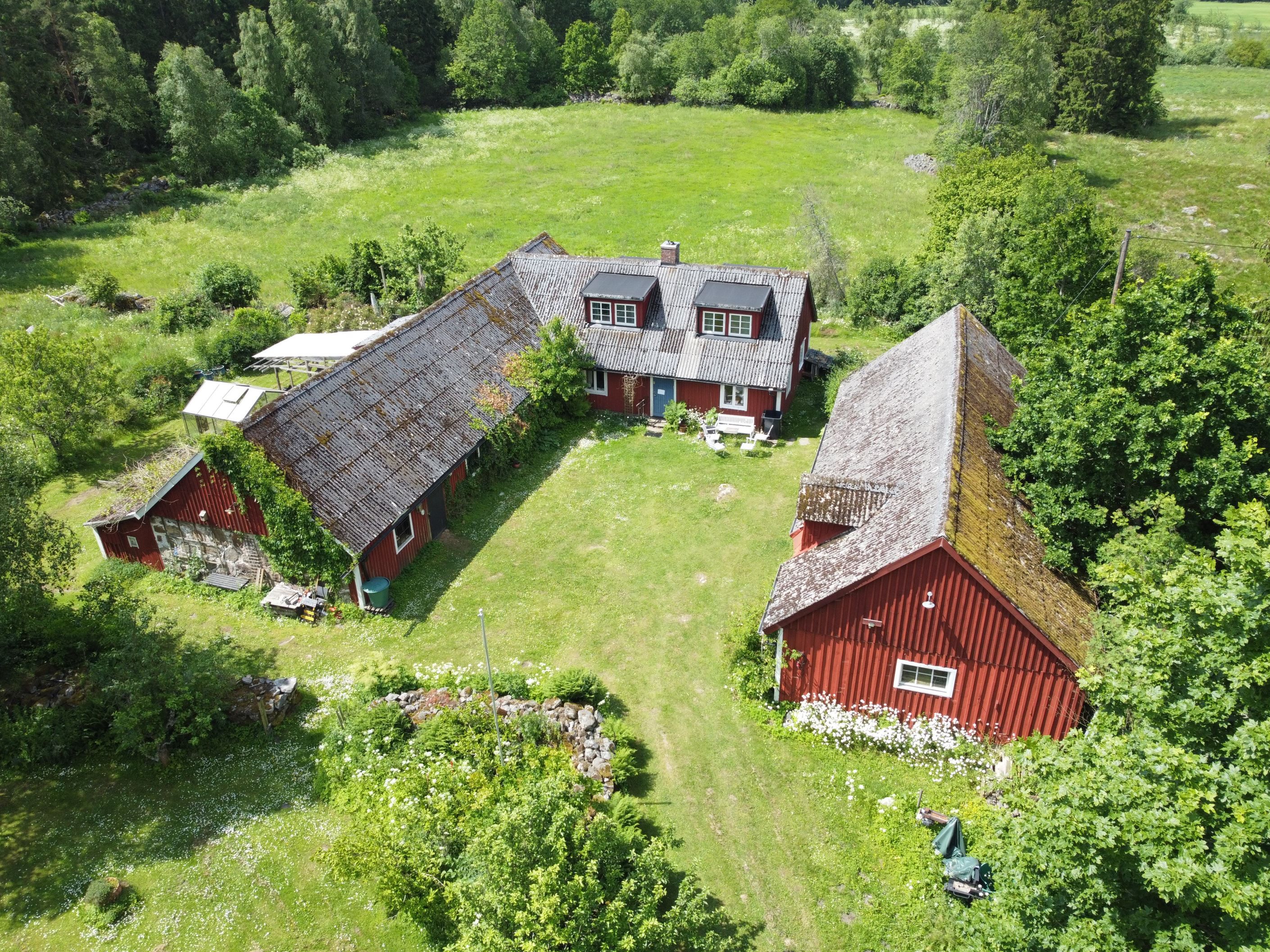 Vy övergården