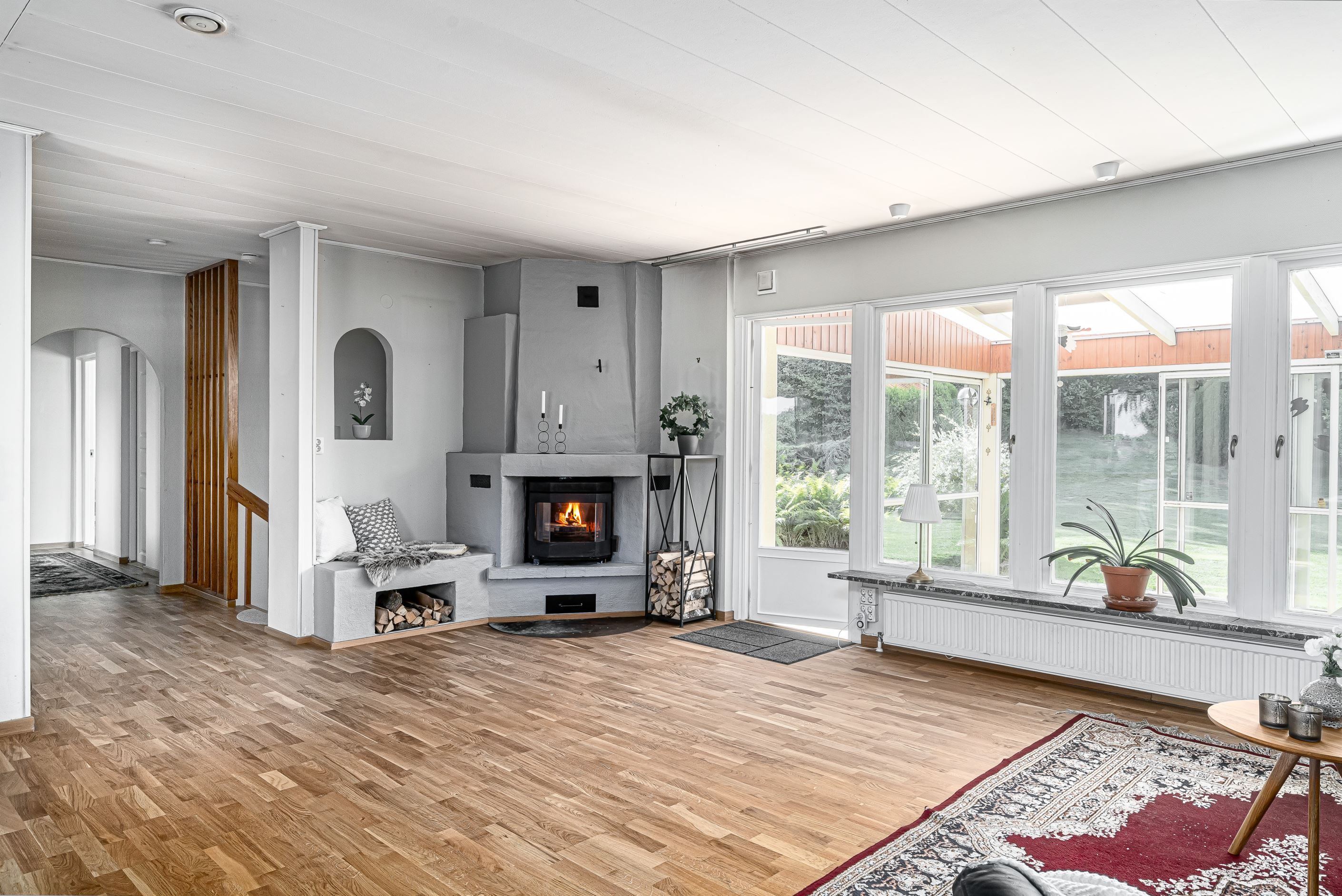 Kamin i vardagsrummet