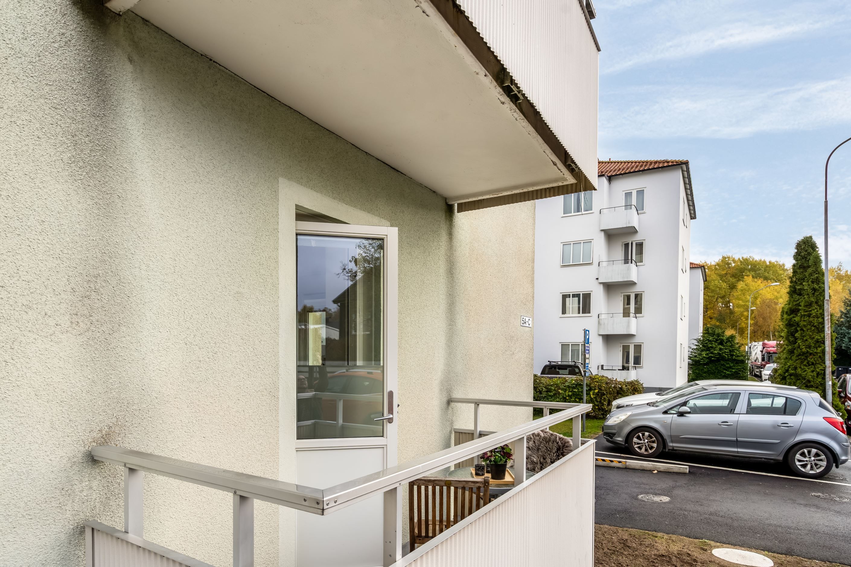 Balkong på första våningen