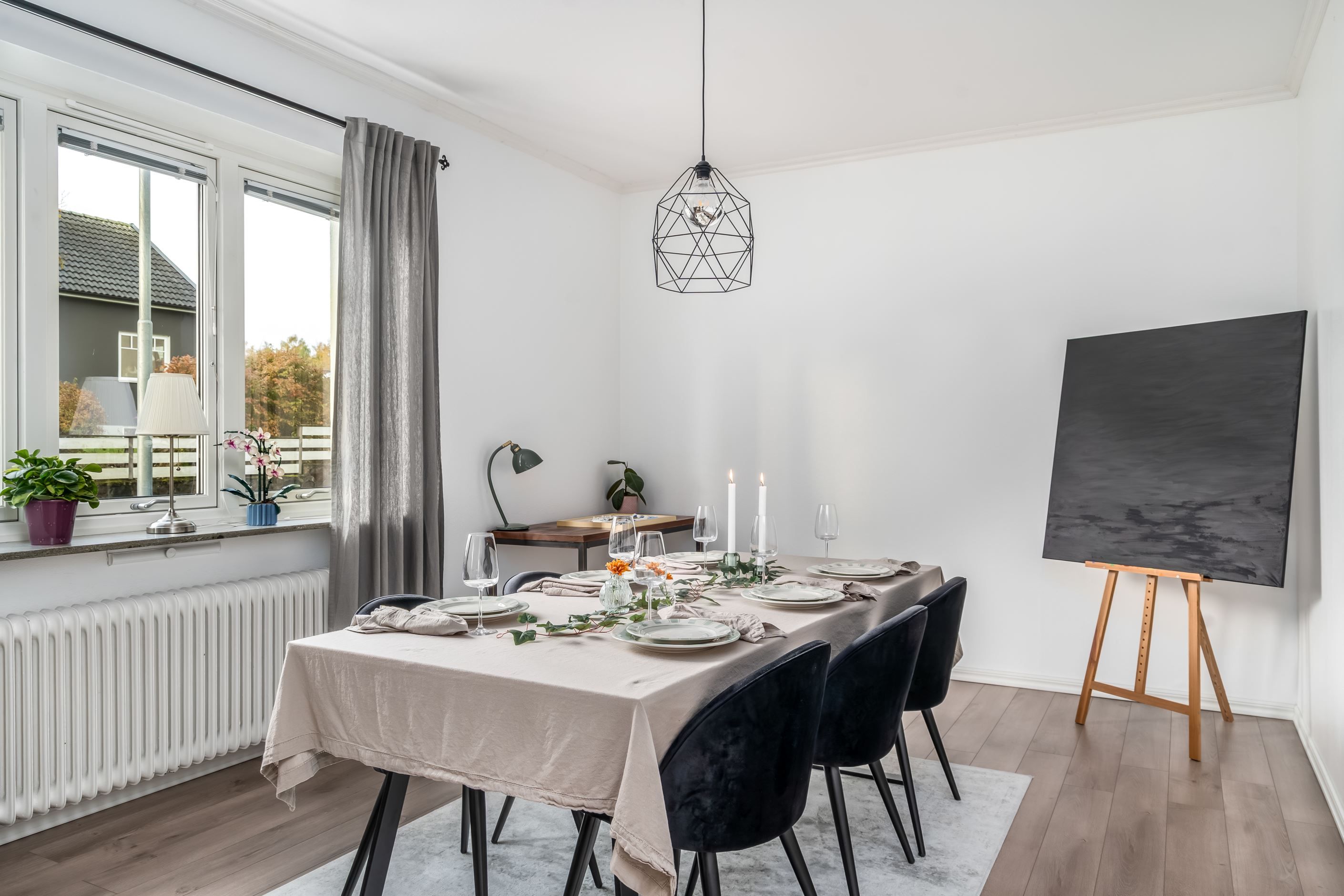 Det mysiga matrummet kan även användas som sovrum