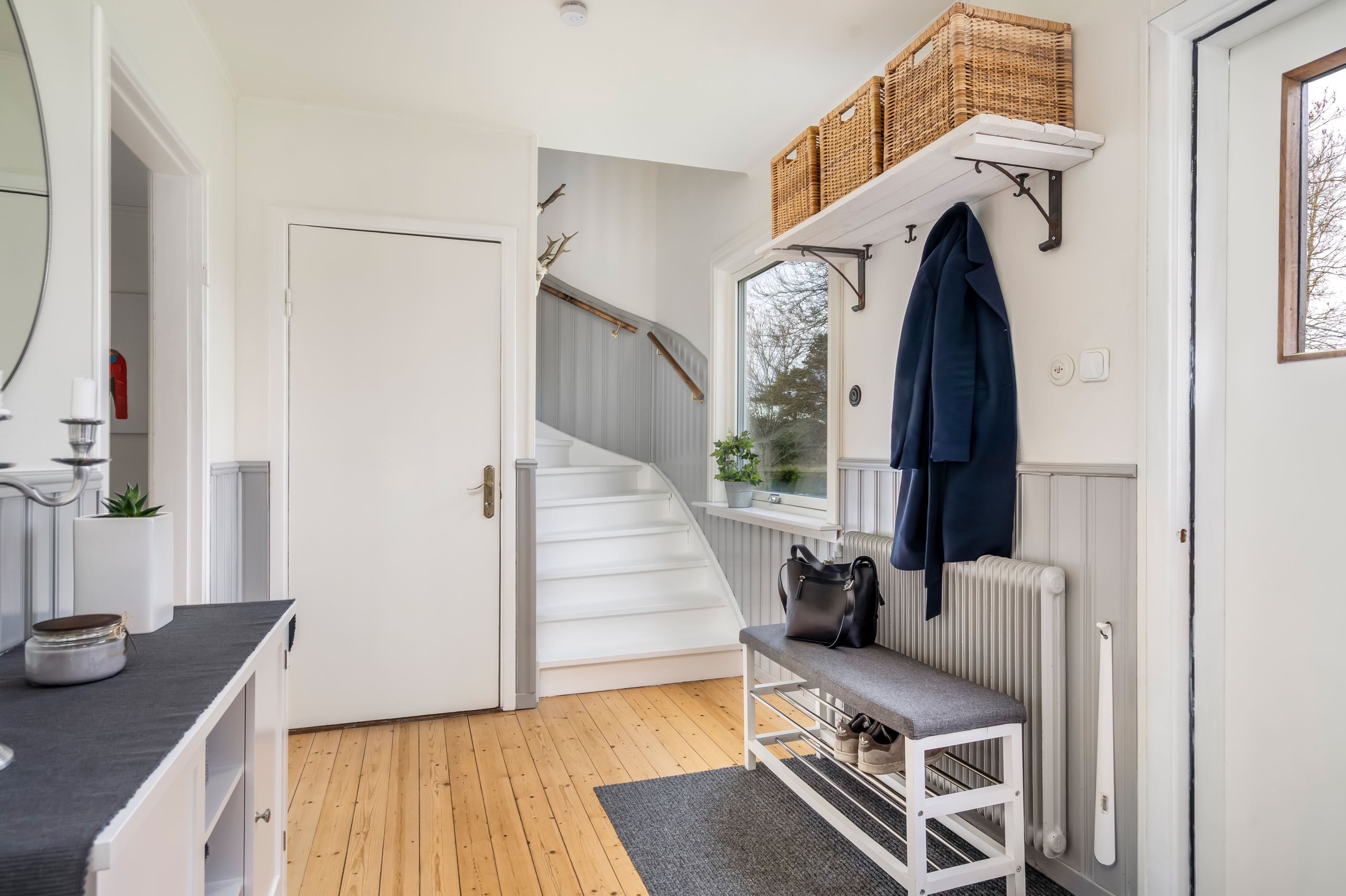 Rymlig och välkomnande hall