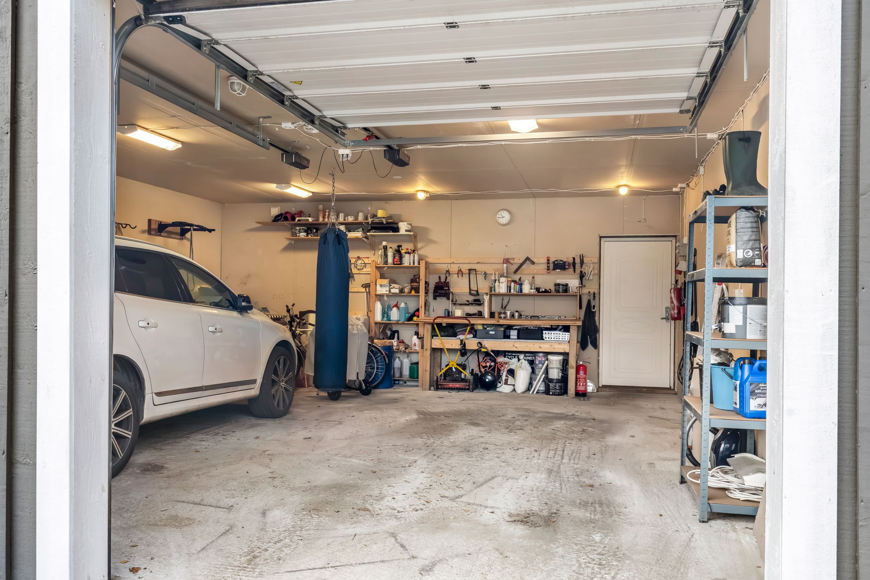 Stort dubbelgarage med golvvärme