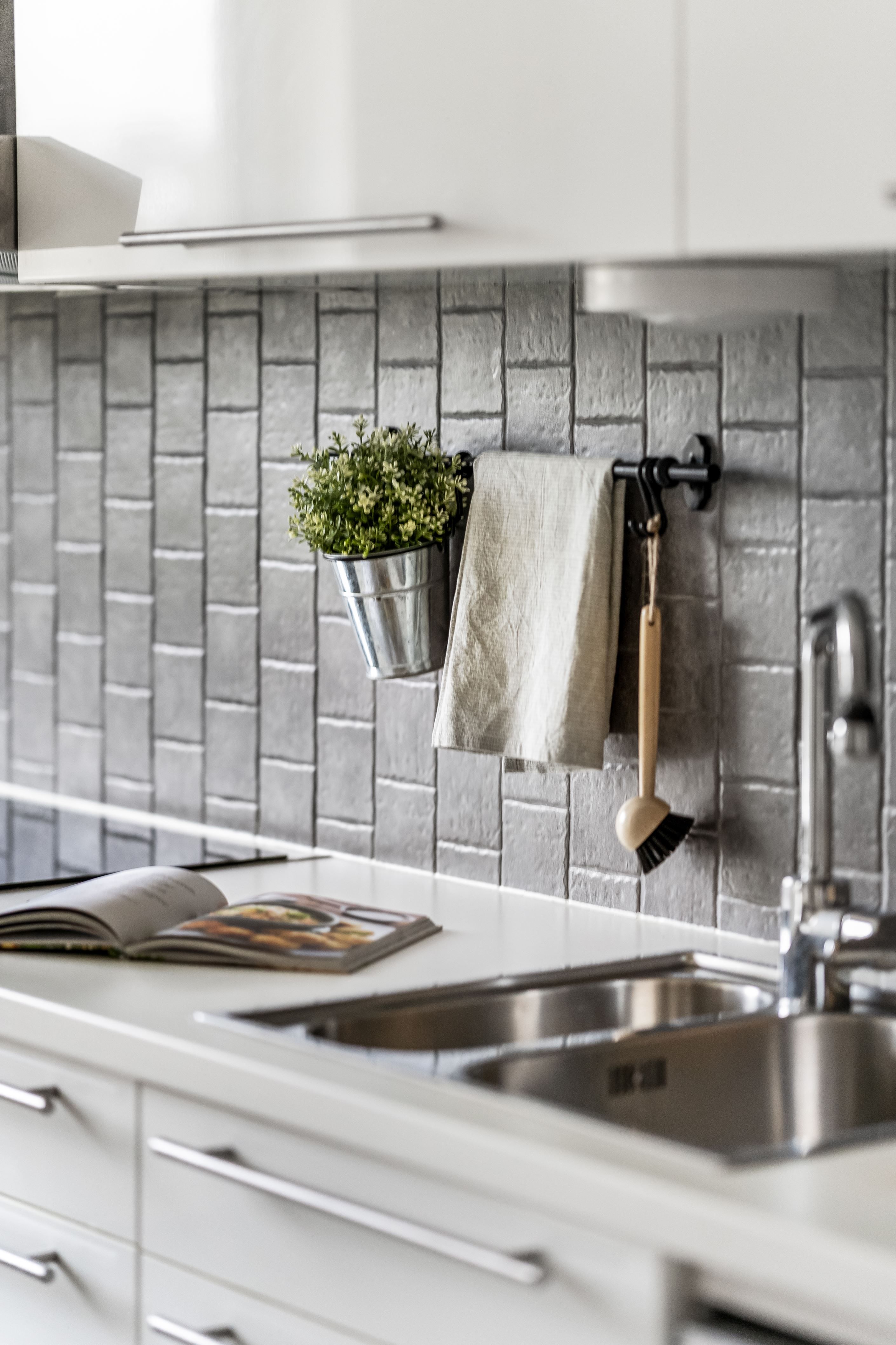 Stilrena materialval i köket