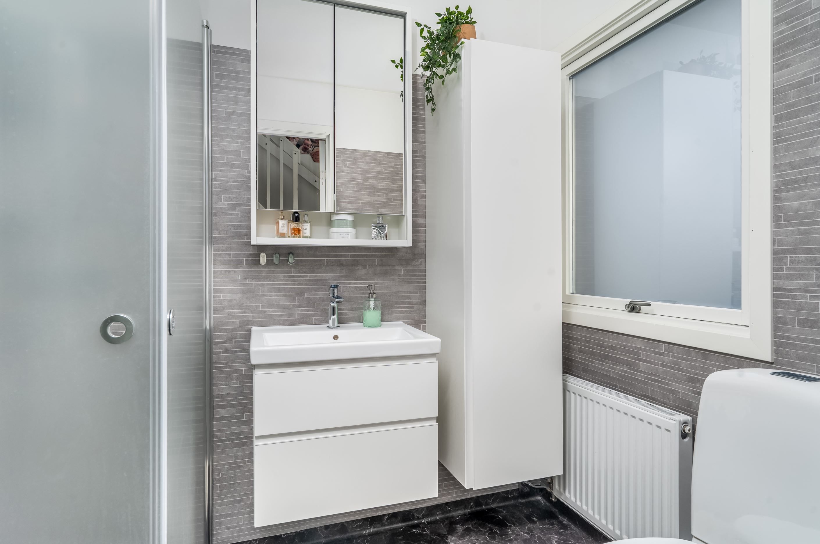 Fräscht duschrum på entréplan