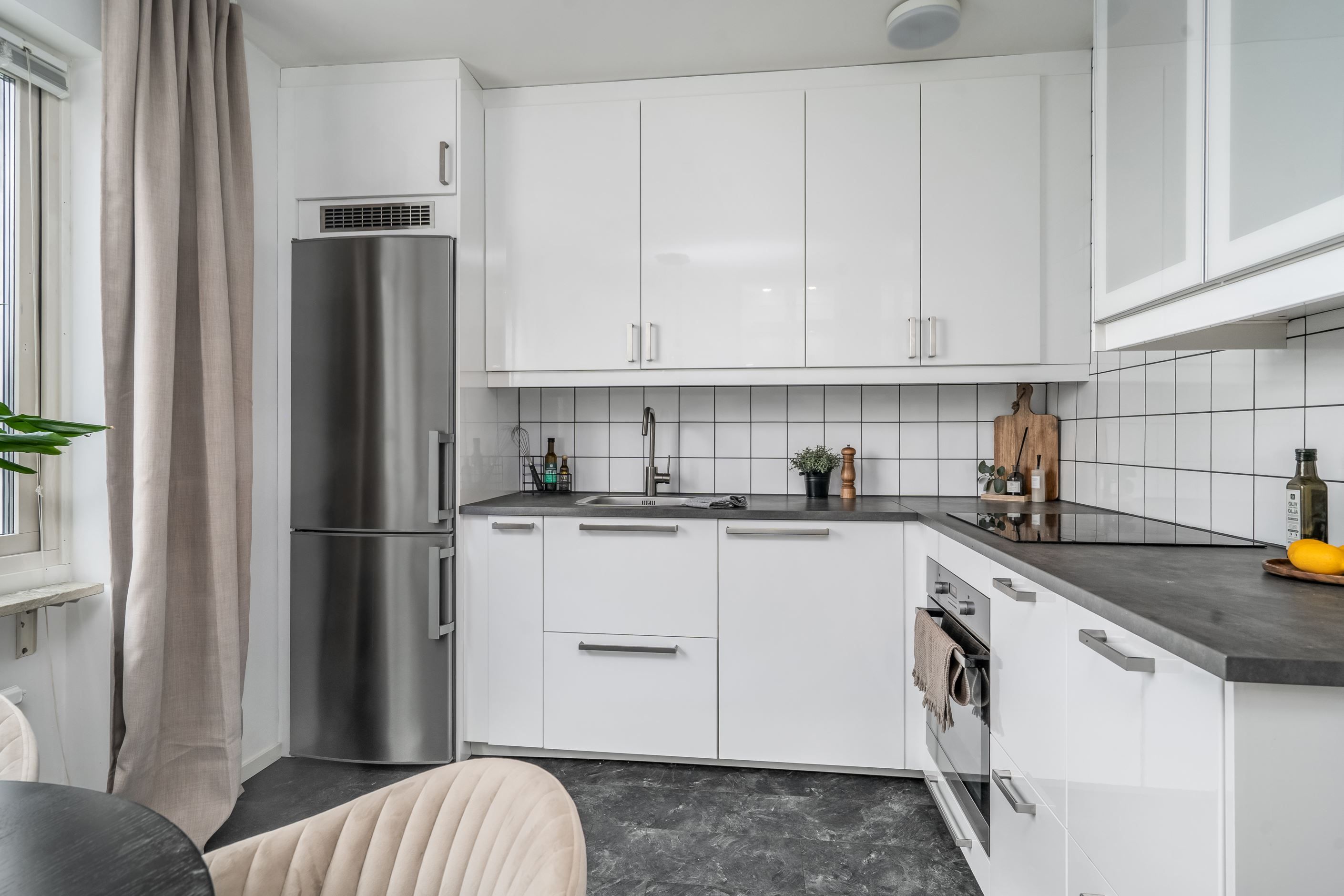 Ljust och fräscht med gott om arbetsyta