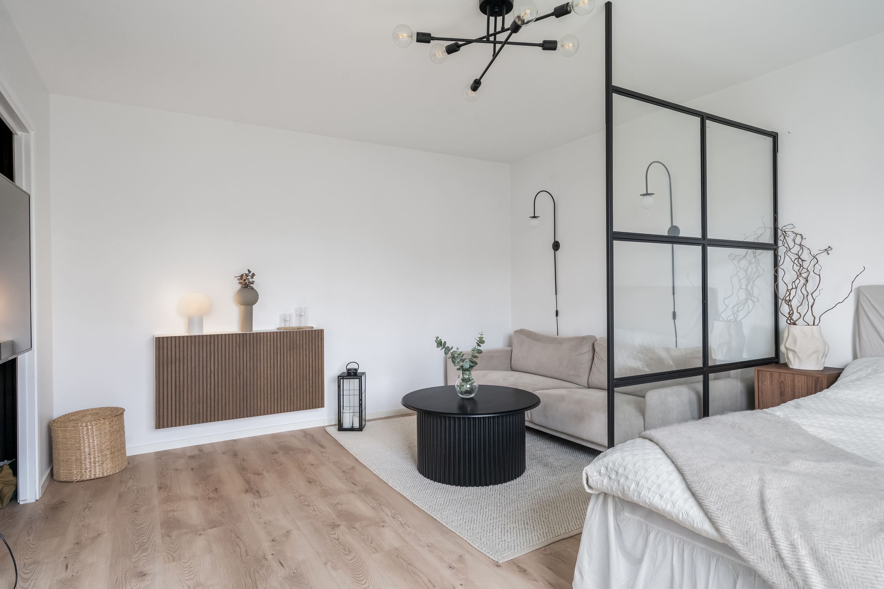 Ljust och öppet vardagsrum