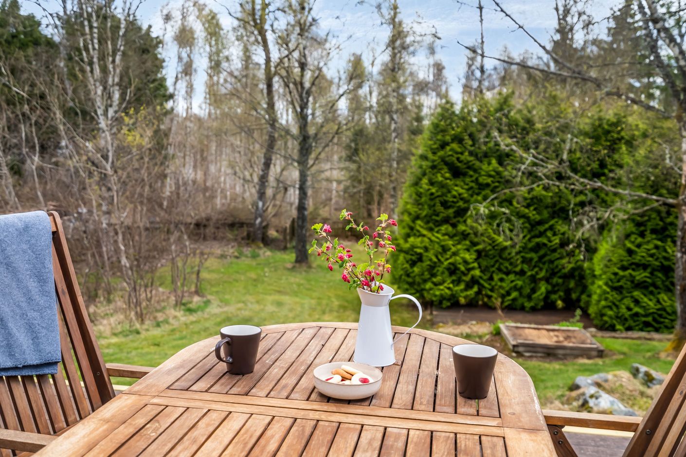 Ta en fika och njut av närheten till naturen