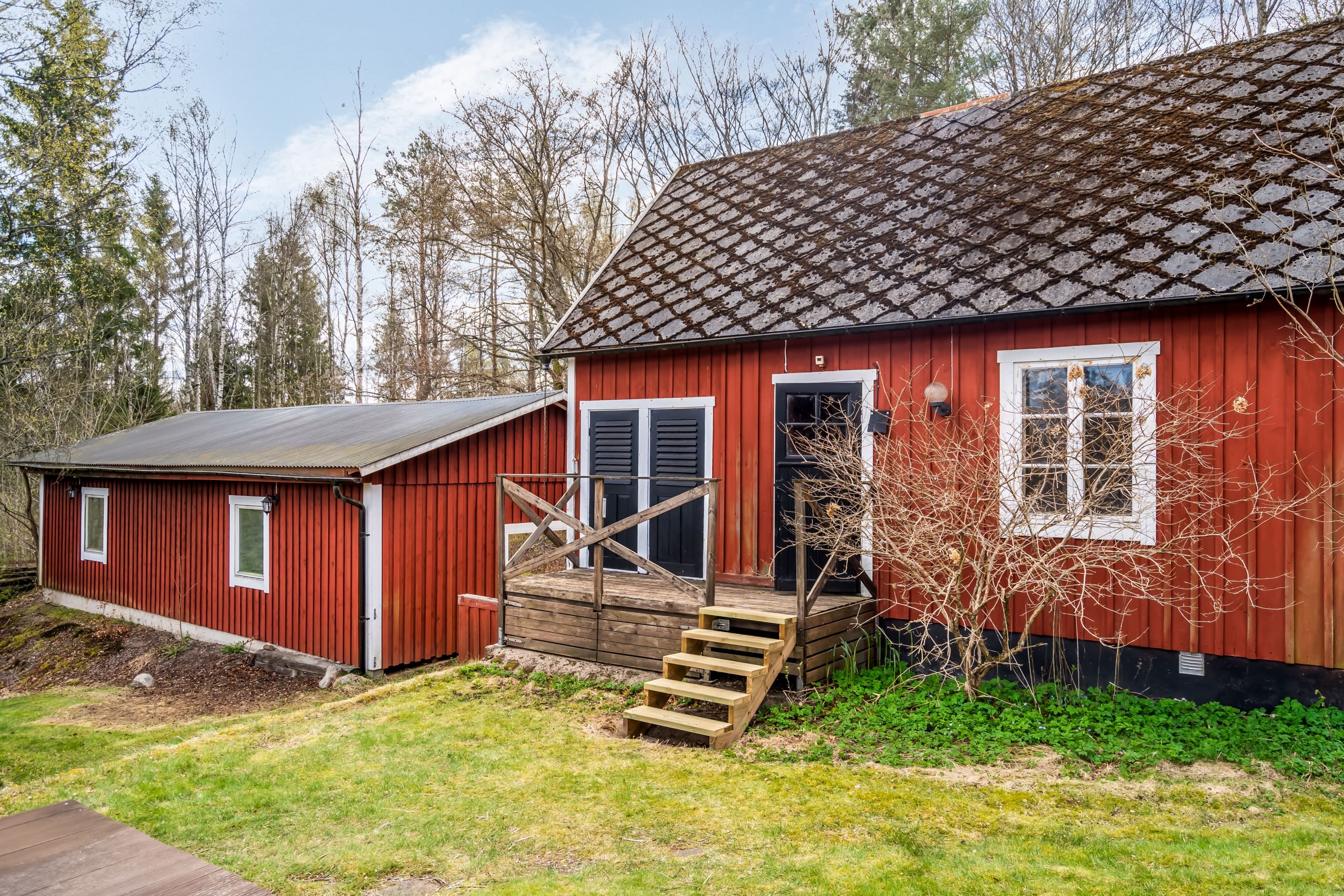 Annex med hobbyrum och spa