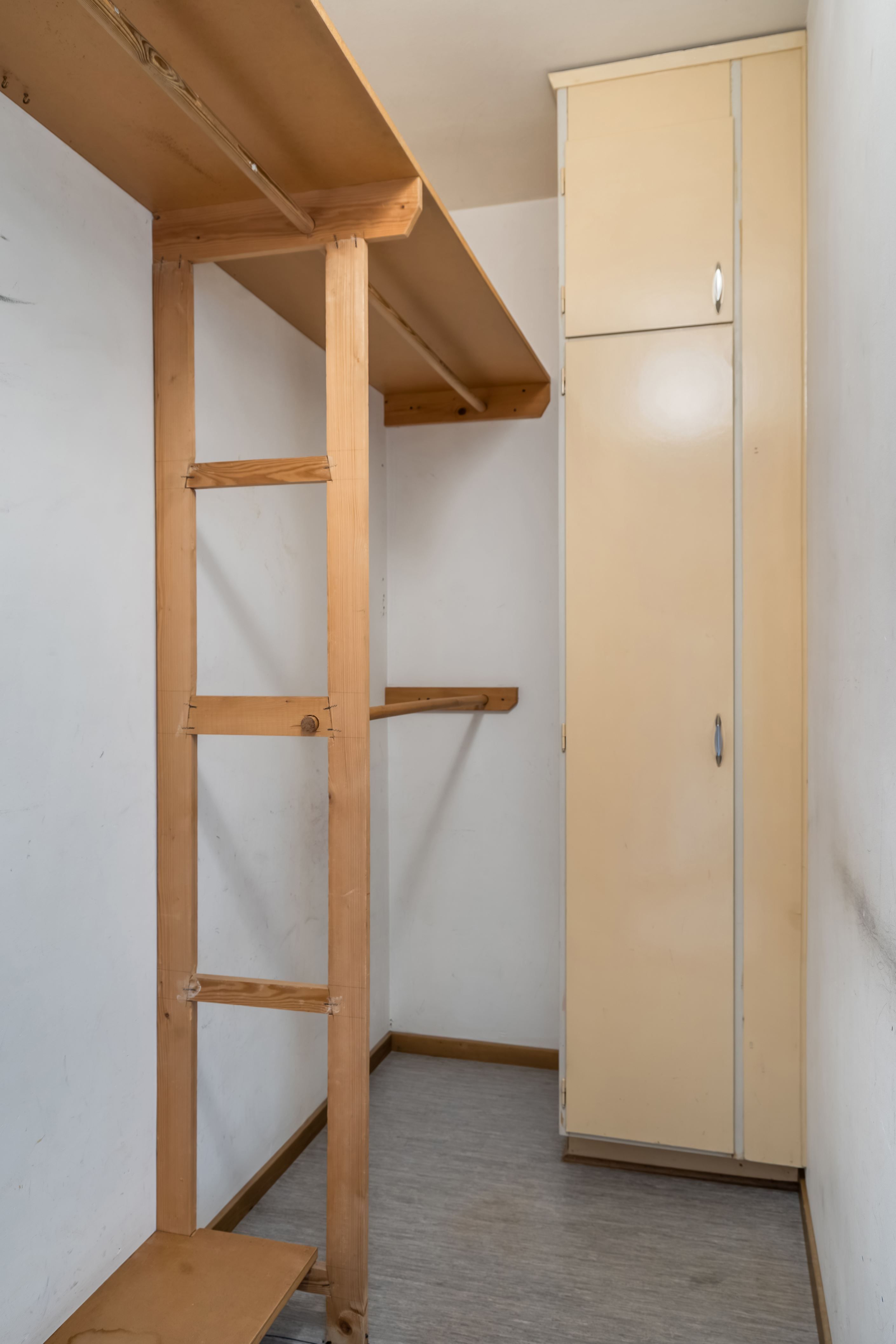 Stor klädkammare i hallen