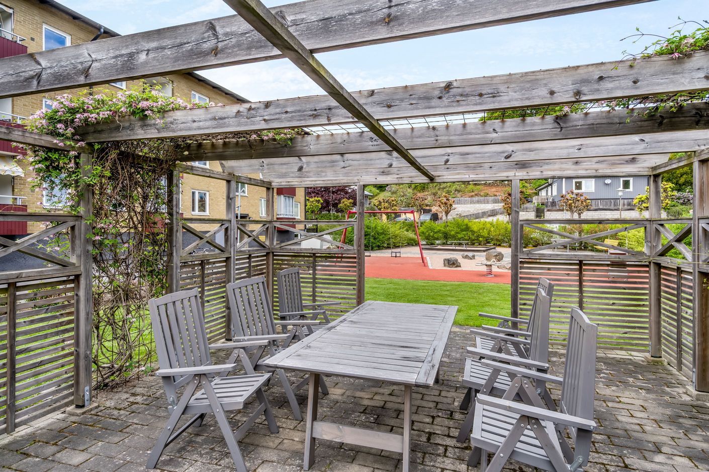 Trevlig uteplats på innergården