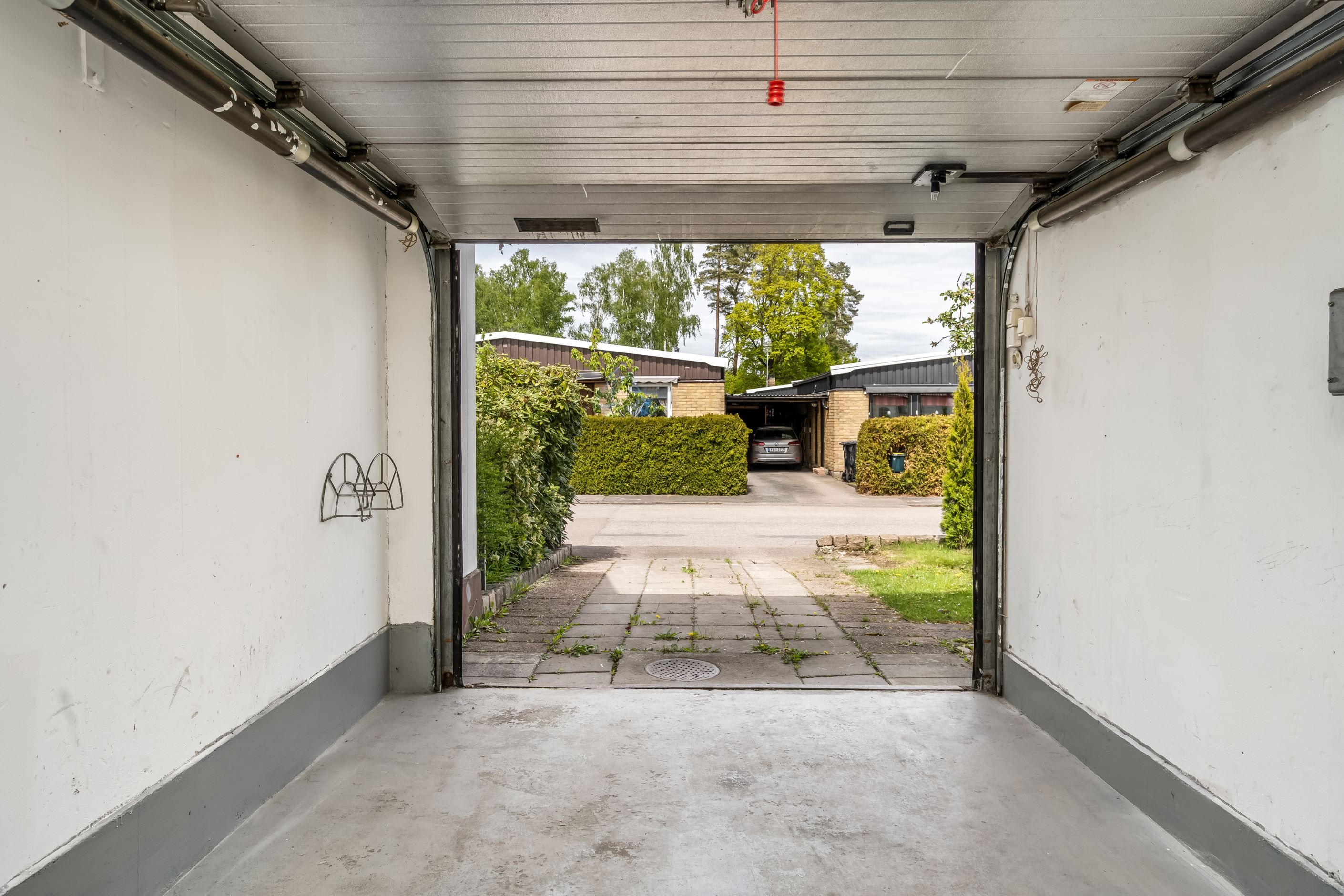 Garage med elport