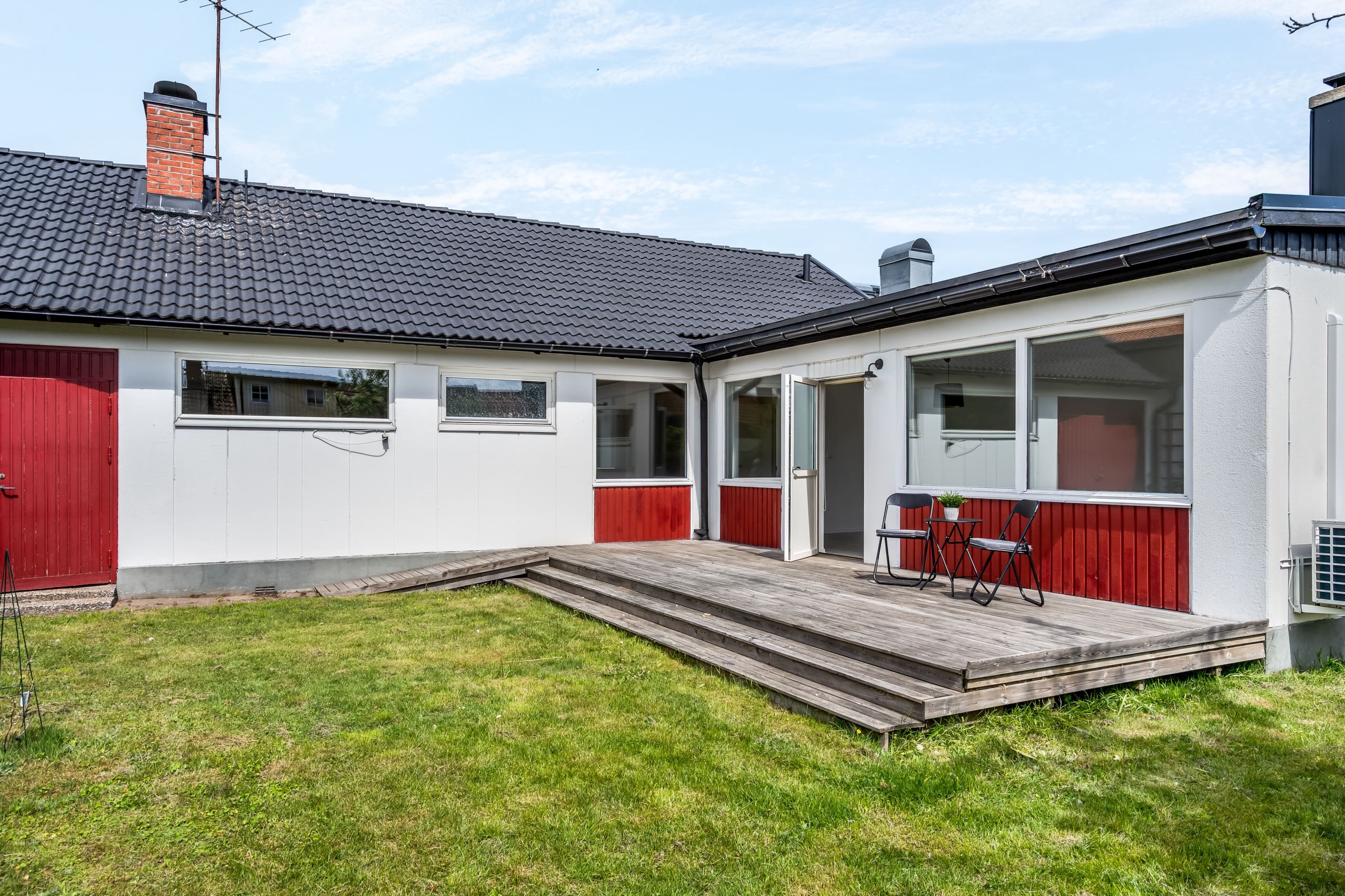 Uteplats i anslutning till huset
