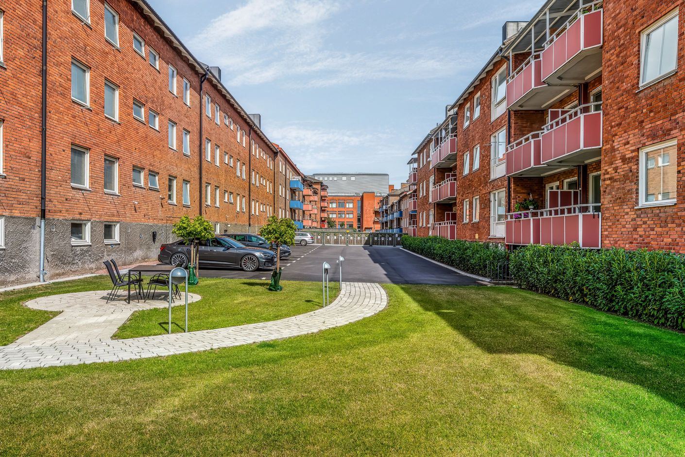 Mot parkeringen