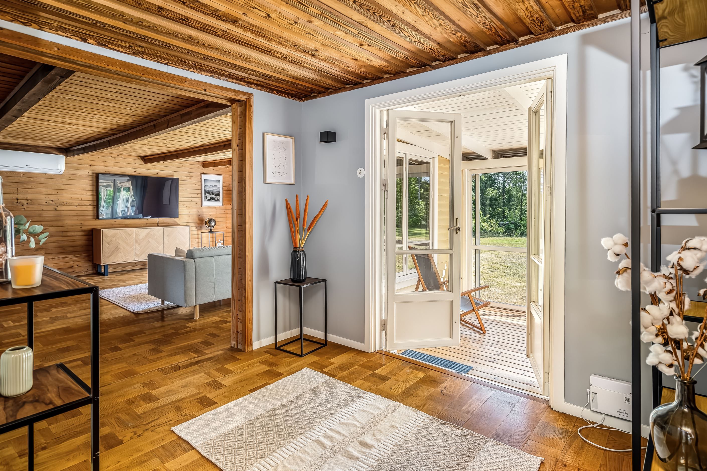 Inre hall med access till uterummet
