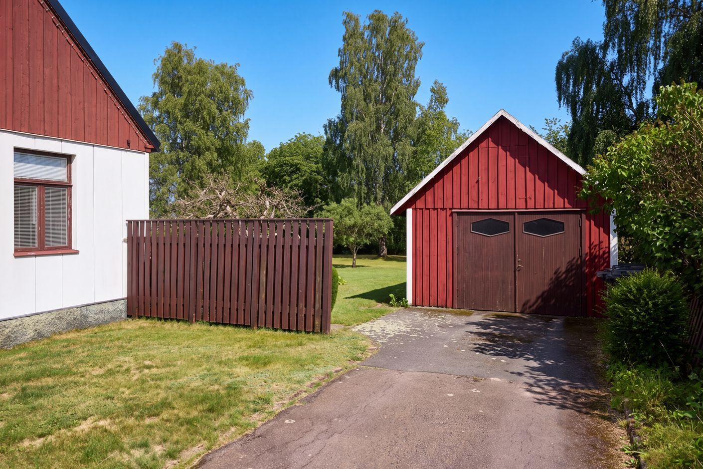 Uppfart mot garage